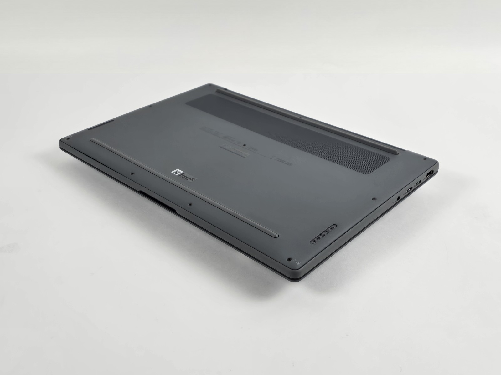 ASUS Zenbook A14 UX3407 14″ FHD+ OLED Snapdragon X 32GB 1TB SSD – Good