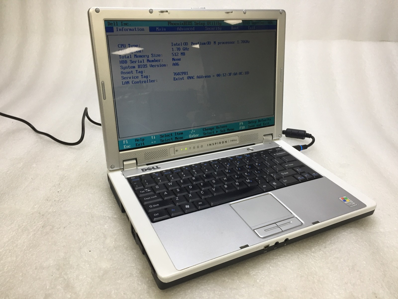 Dell Inspiron 700m Laptop Intel Pentium M 1.70GHz 512MB RAM No HDD/OS No BATT