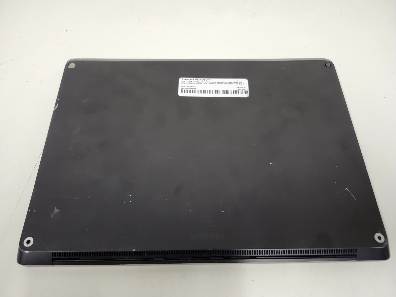 Microsoft Surface Laptop 4 13.5″ Touch i7-1185G7 32GB RAM 1TB NO OS NO PSU