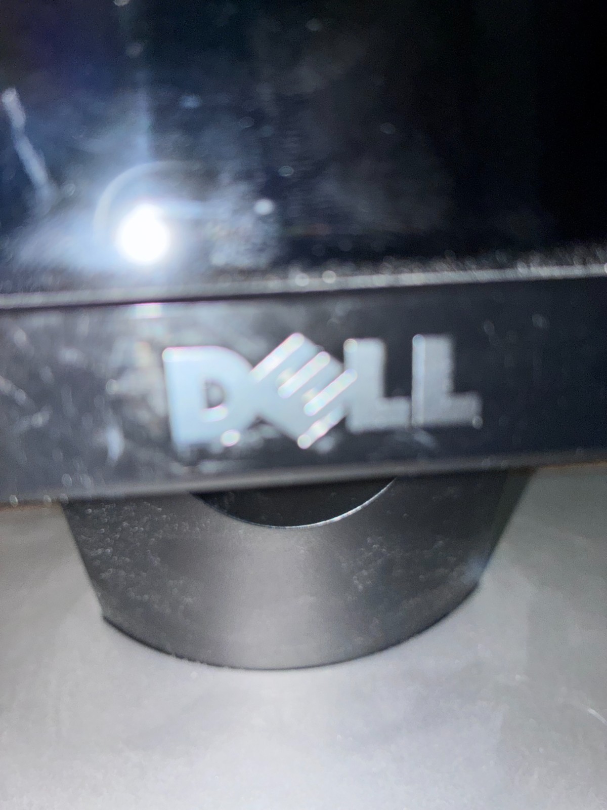 monitor dell (older model)