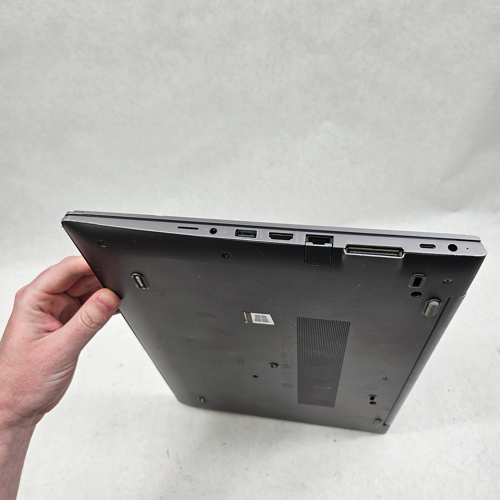 HP ZBook 15u G5 15.6 FHD i7-8550U 16GB 512GB SSD AMD Radeon Pro WX 3100 *Read