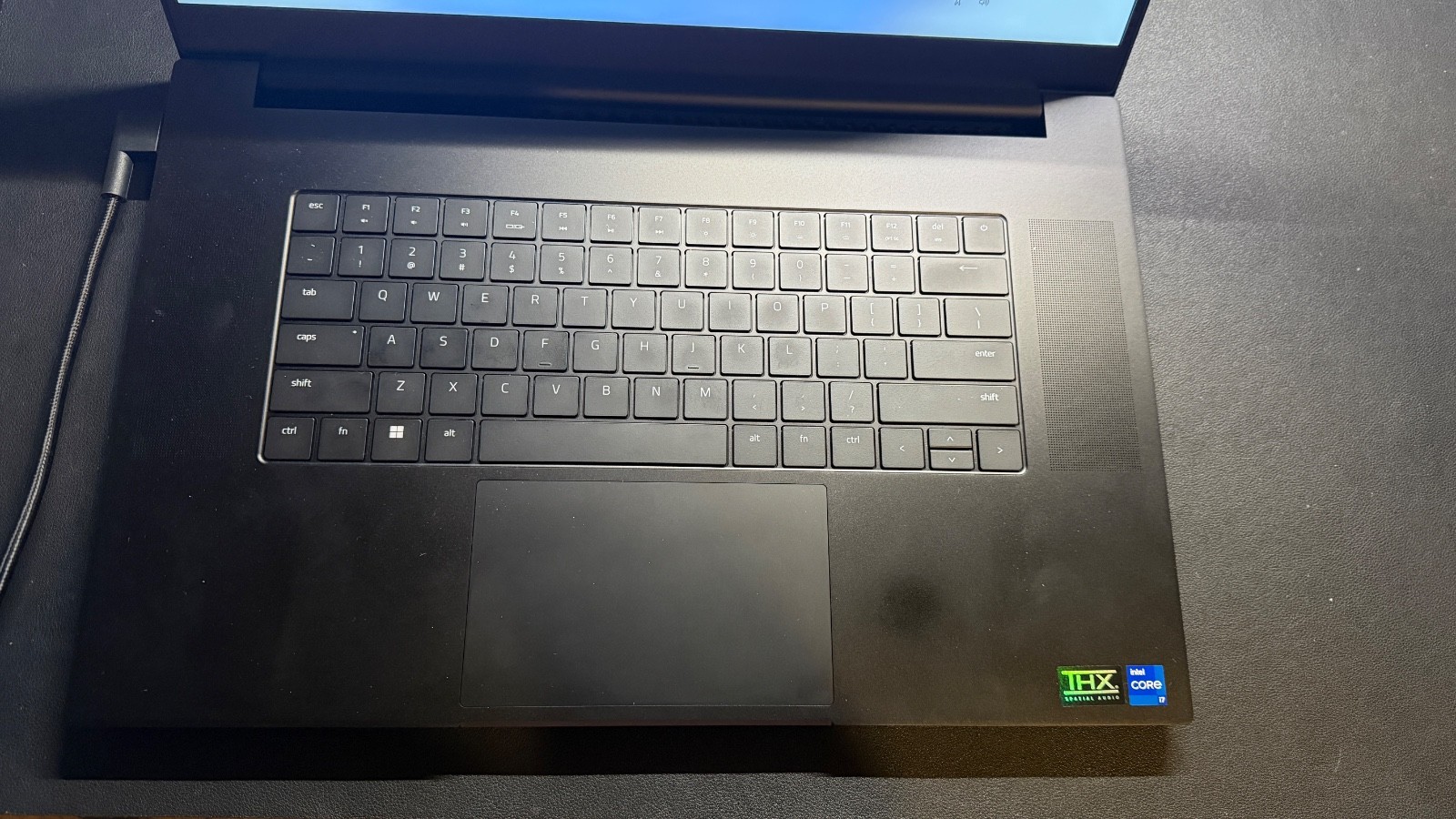 Razer Blade 17 2.4 GHz i7 16GB 1TB SSD RTX 3070 Ti Excellent