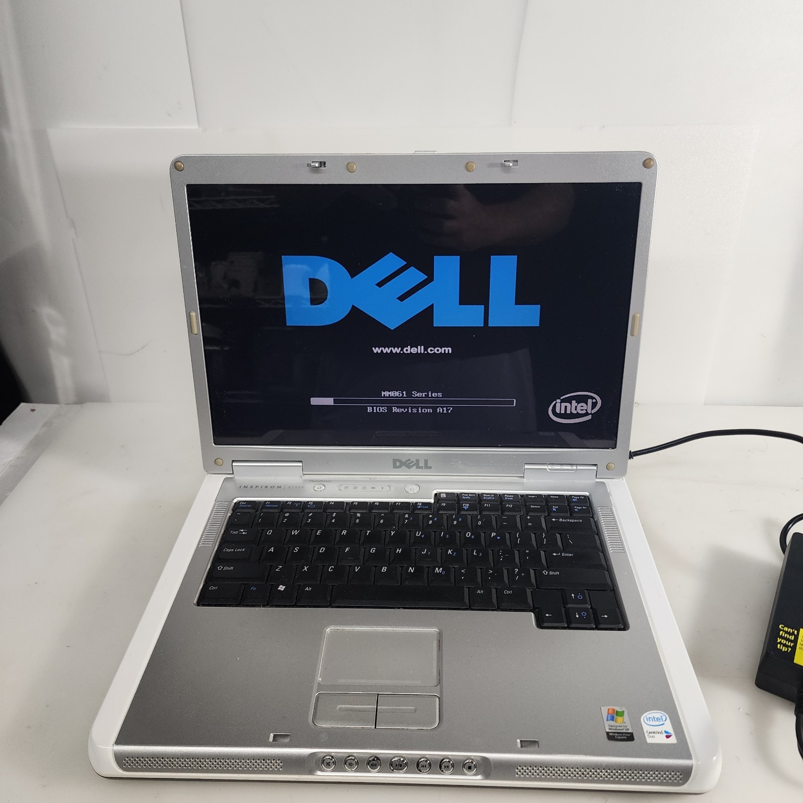 DELL INSPIRON E1505 LAPTOP 1GBRAM SCREEN INTACT W/PwrCord – WORKS