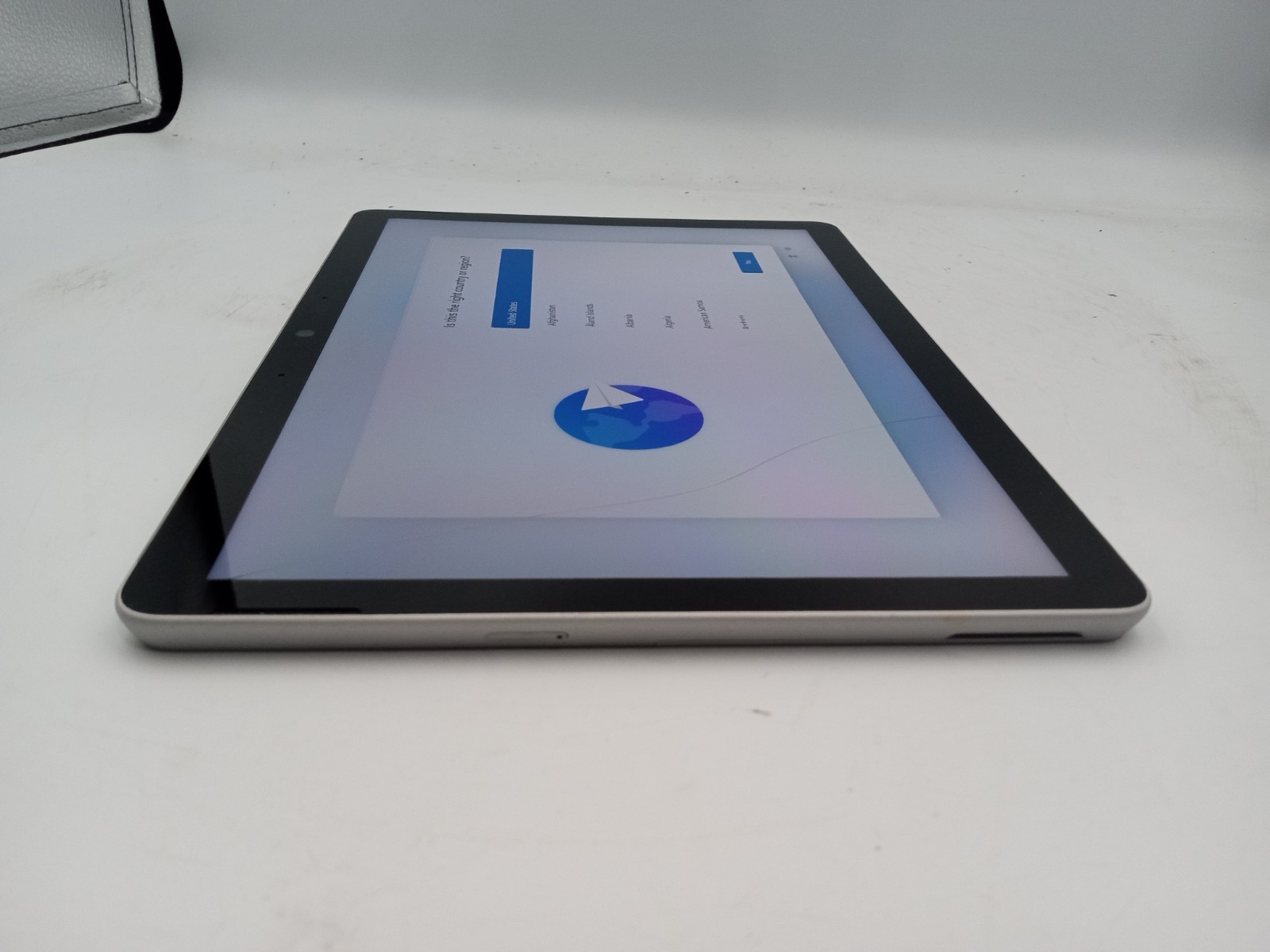 Microsoft Surface Go 3 10.5″ Touch i3-10100Y 8GB RAM 256GB SSD W11 -READ -RR