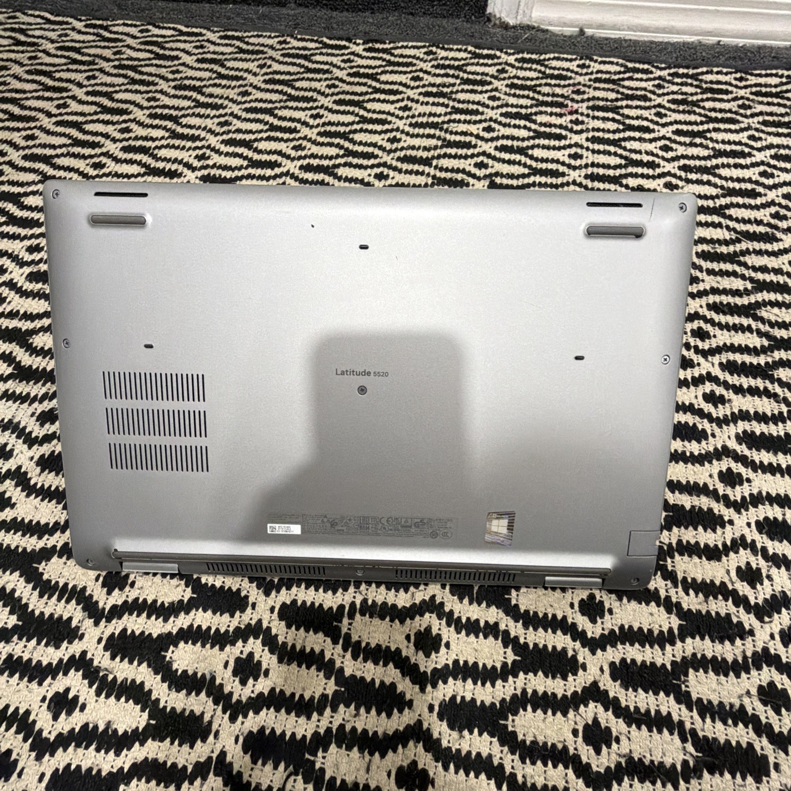 Dell Latitude 5520 15.6″ i7-1185G7/3.00GHz 16GB -256GB-Win11 Pro