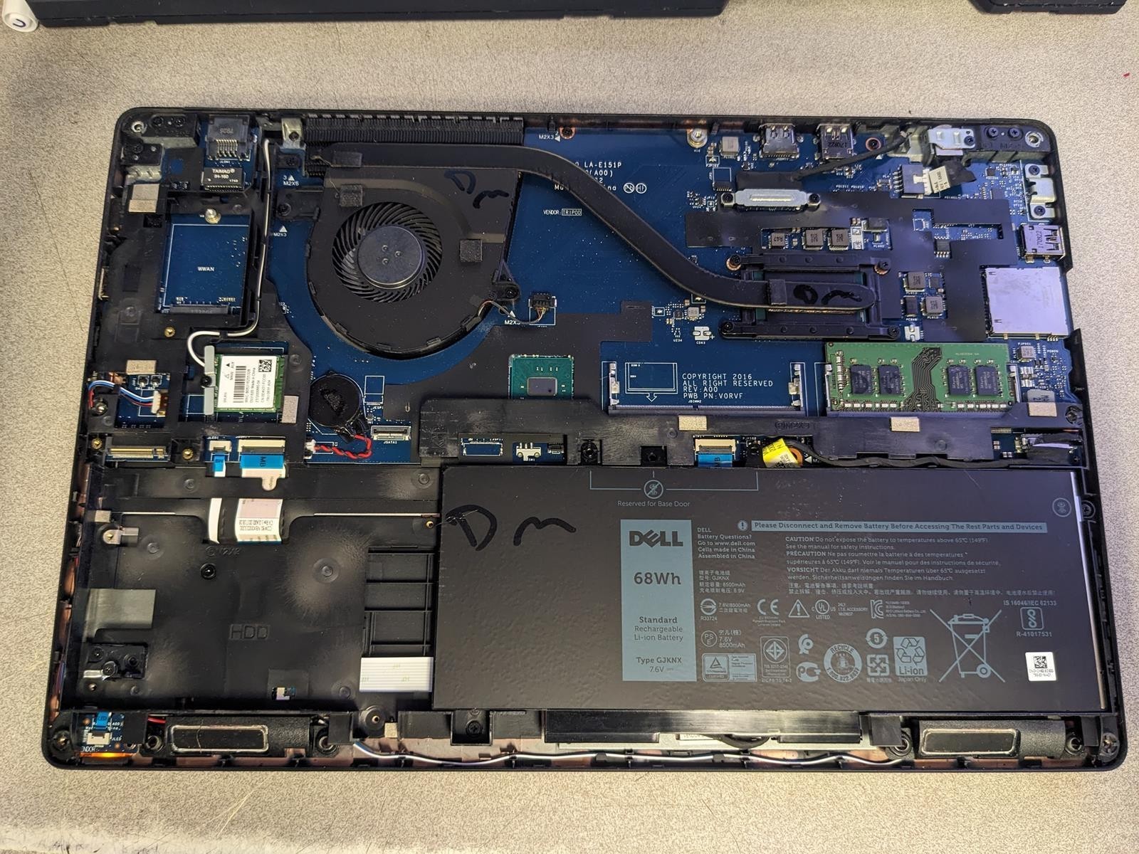 DELL LATITUDE 5580 I5-6440HQ @ 2.60GHz, 8GB RAM, NO HDD/OS