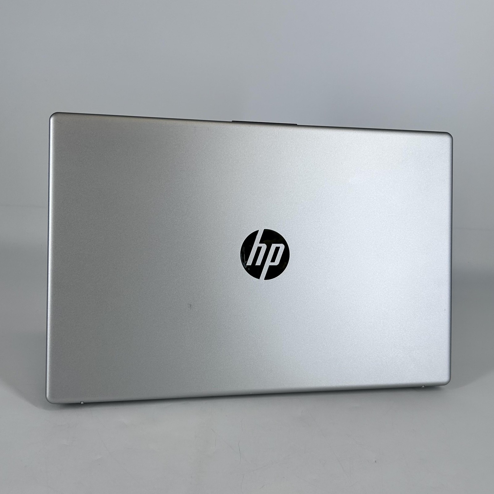 HP Pavilion 15 Silver FHD 1.2 GHz i3-1315U 8GB RAM 256GB SSD Excellent