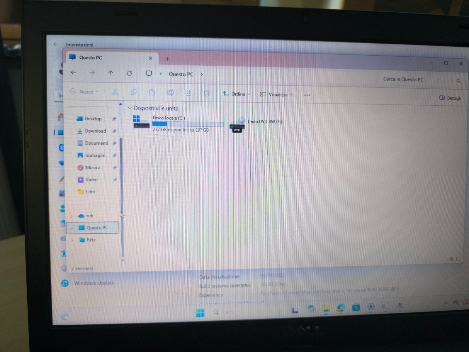 Dell Vostro 3500 i5 M520 8GB 300GB NVIDIA 310M WiFi Webcam Bag