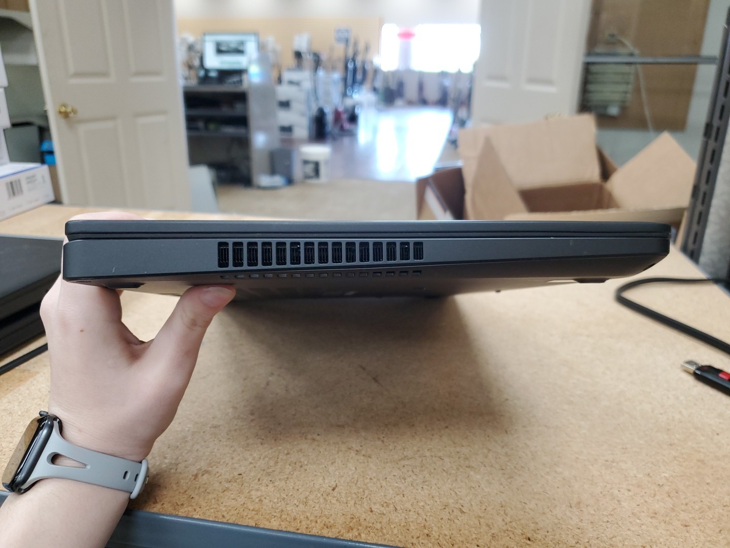 Dell Latitude E5570 15.6″ (500g SSD, Intel Core i5 6th Gen., 8GB) 042026-3