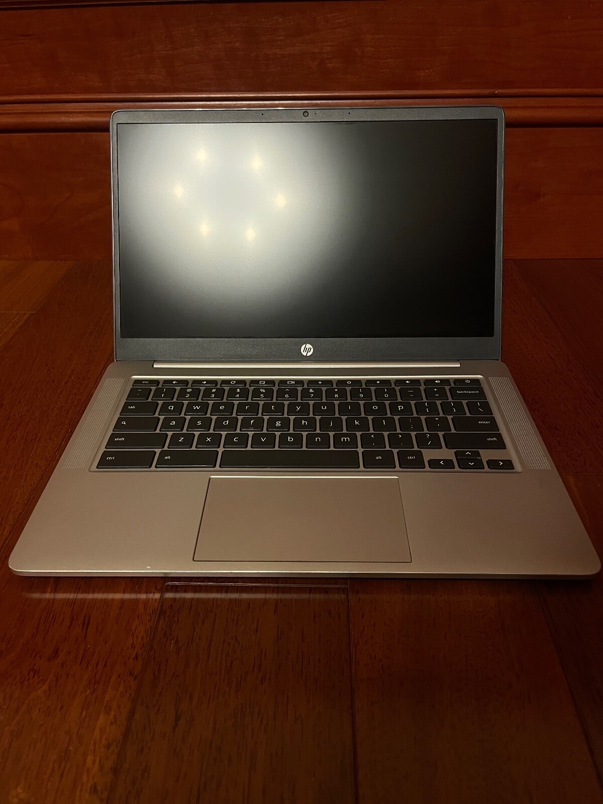 hp chromebook 14 inch, 4gb, 14a-na0023cl great working condition with charger