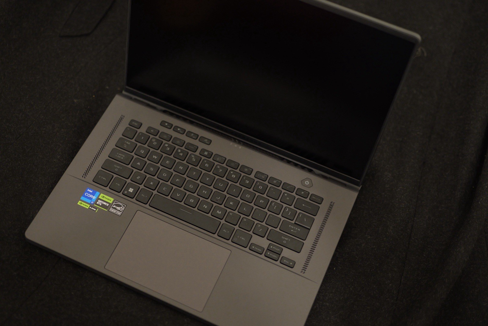ASUS Zephyrus G16 Gaming Laptop – RTX 4070 | 32GB Vengeance RAM | 1.5TB NVMe