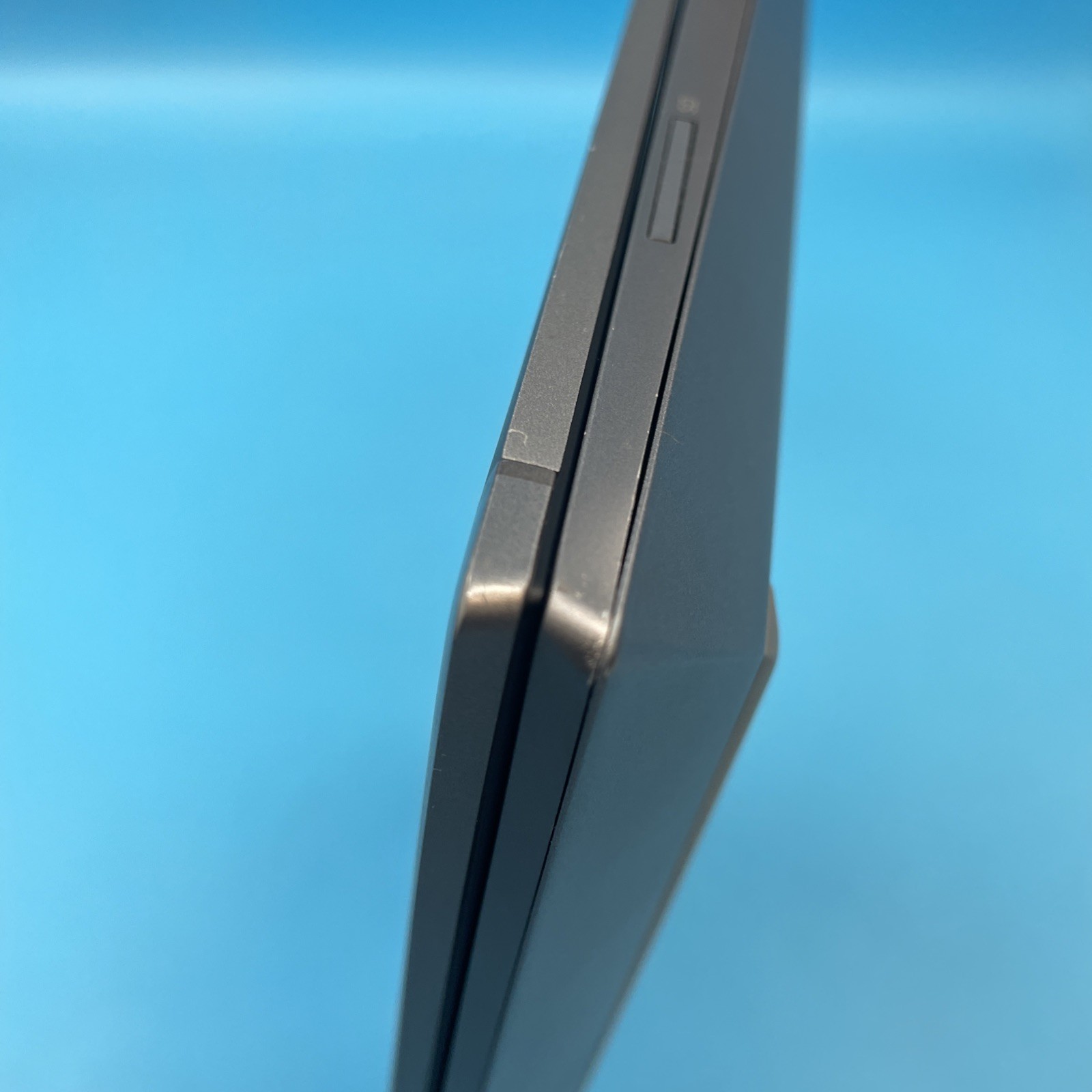 HP ZBook Fury G7 | i7-10850H | 32GB RAM | 256GB SSD | T2000 | W11 PRO | 74% BATT