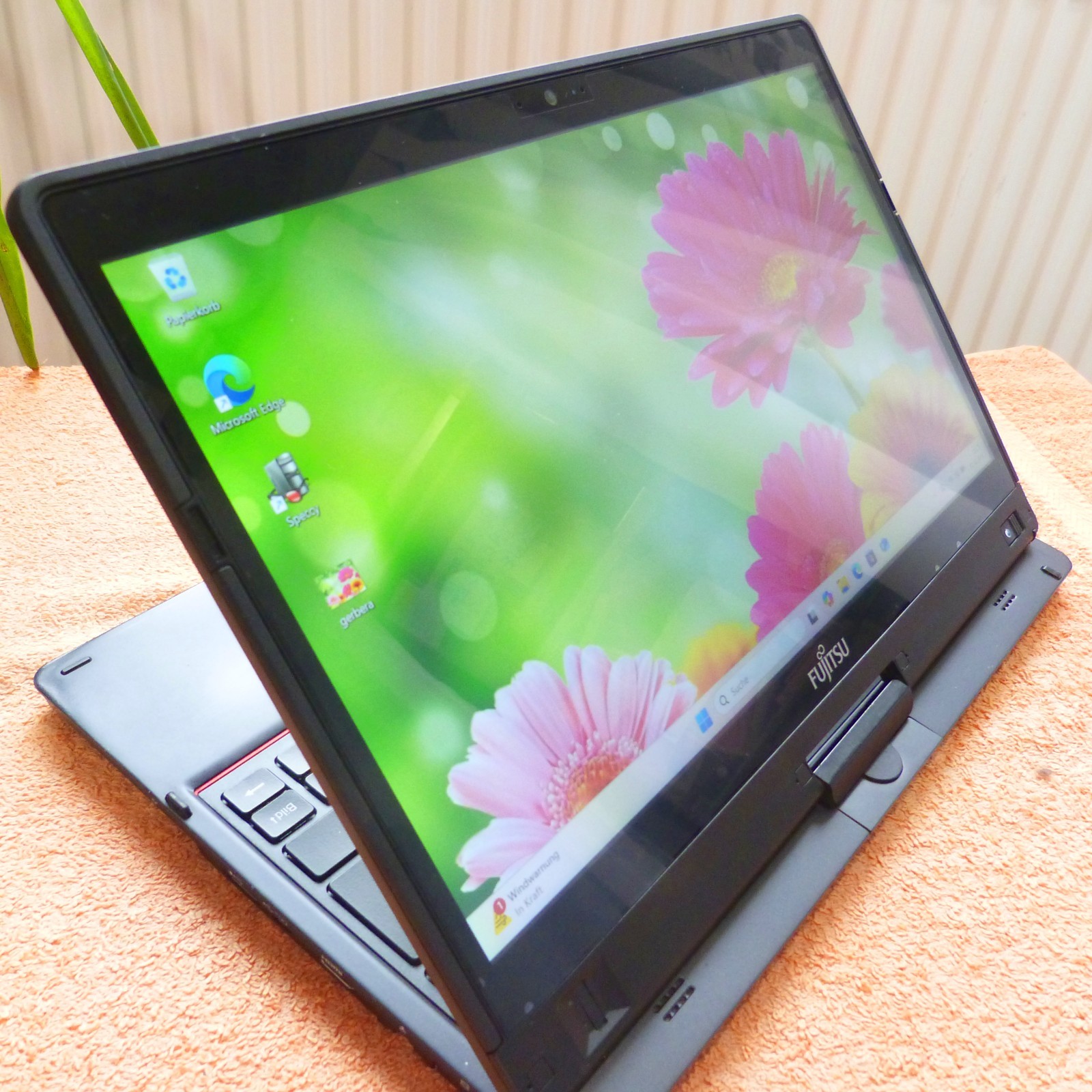 Fujitsu T939 Convertible 360 SWIVEL Tablet 13″ TOUCH Windows 11 SSD 8GEN i5