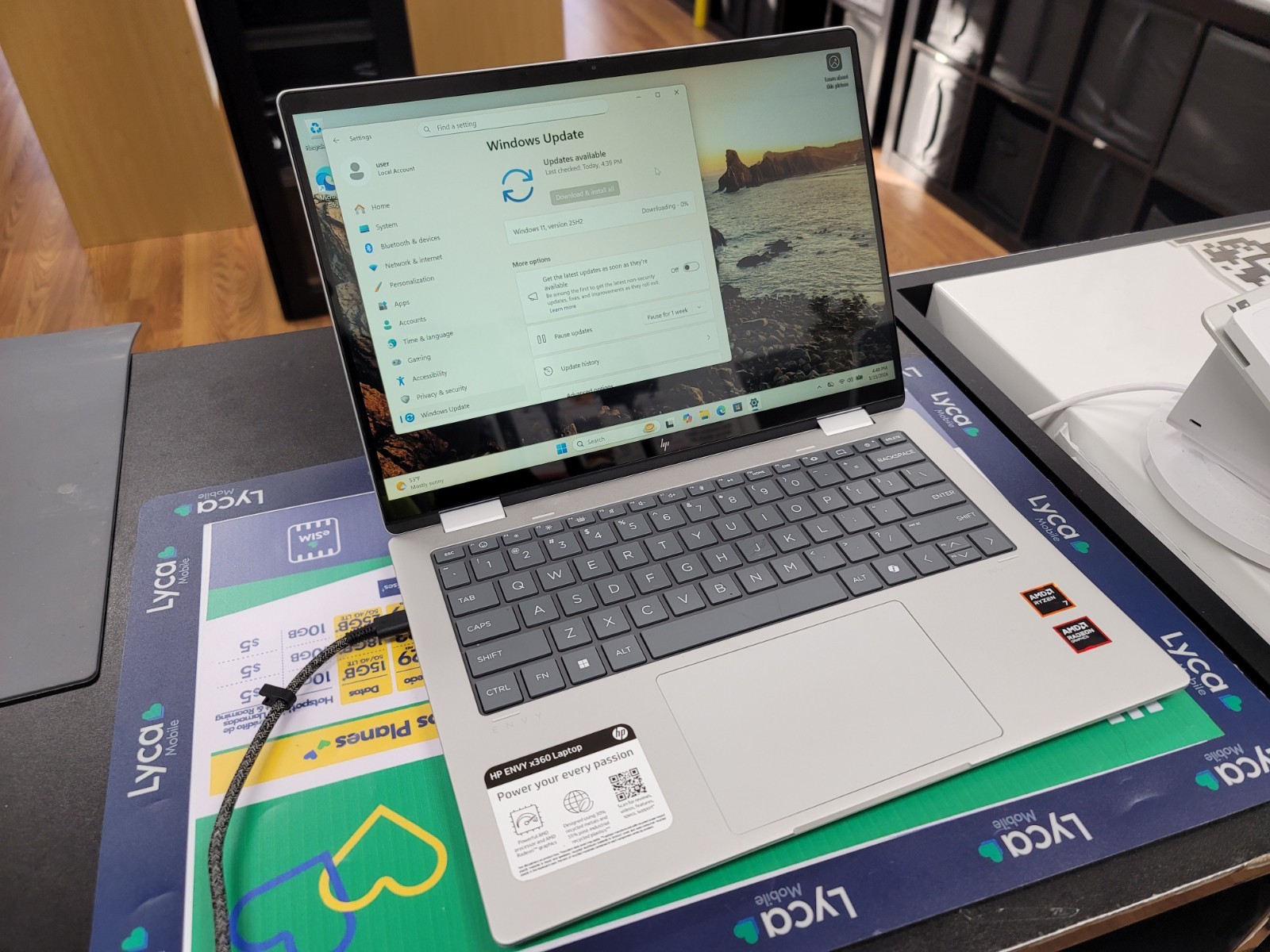 HP Envy x360 Laptop Amd ryzen 7 8840hs w/ radeon 780m graphics 1TB With Charger