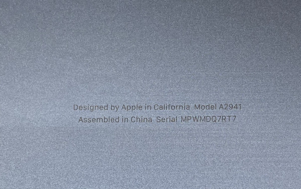 Apple MacBook Air 15″ M2 2TB/24GB Laptop Model: A2941 (CMP125869)