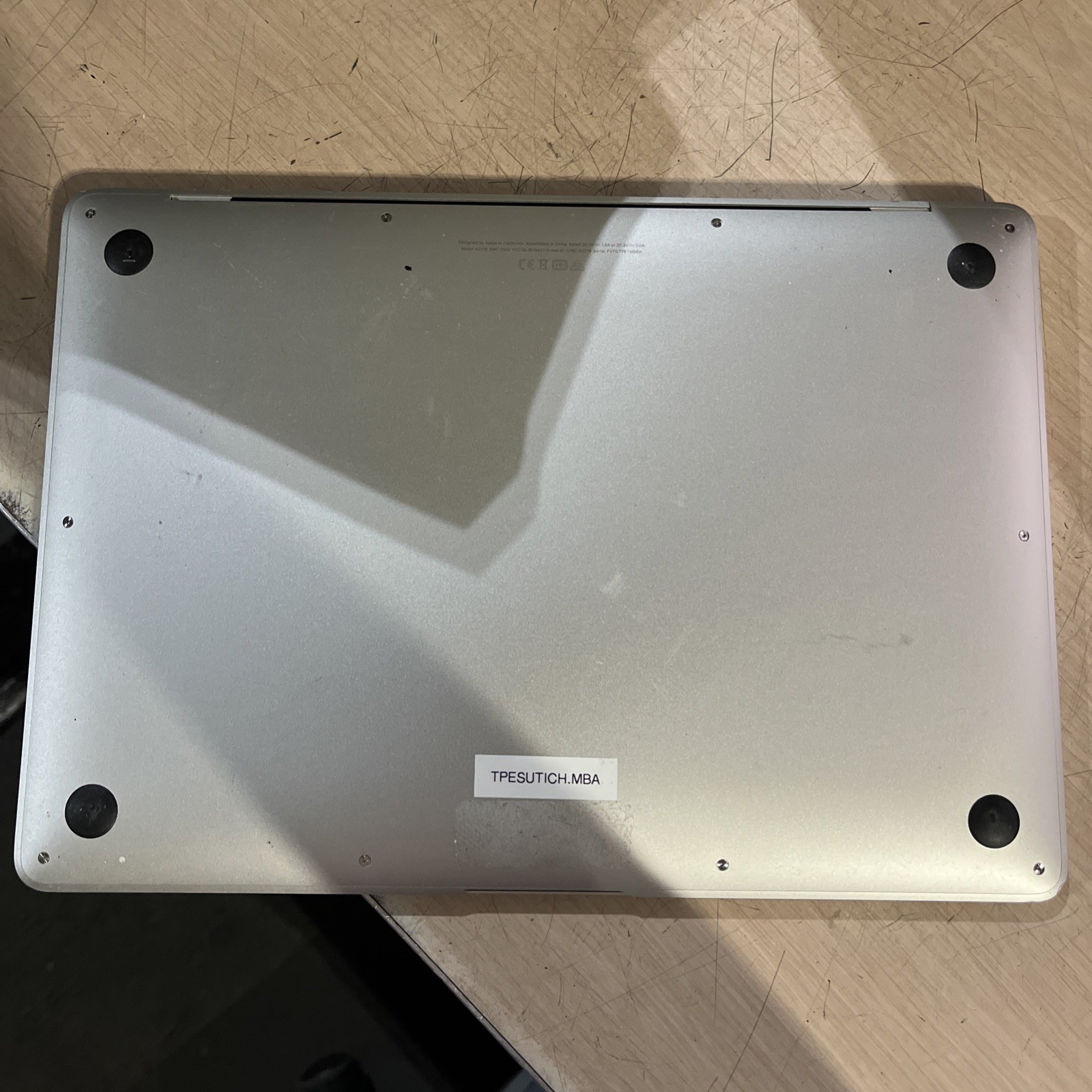 APPLE MACBOOK AIR 13″ SCISSOR, 2020 CORE I3-1000NG4 1.1GHZ 256SSD .