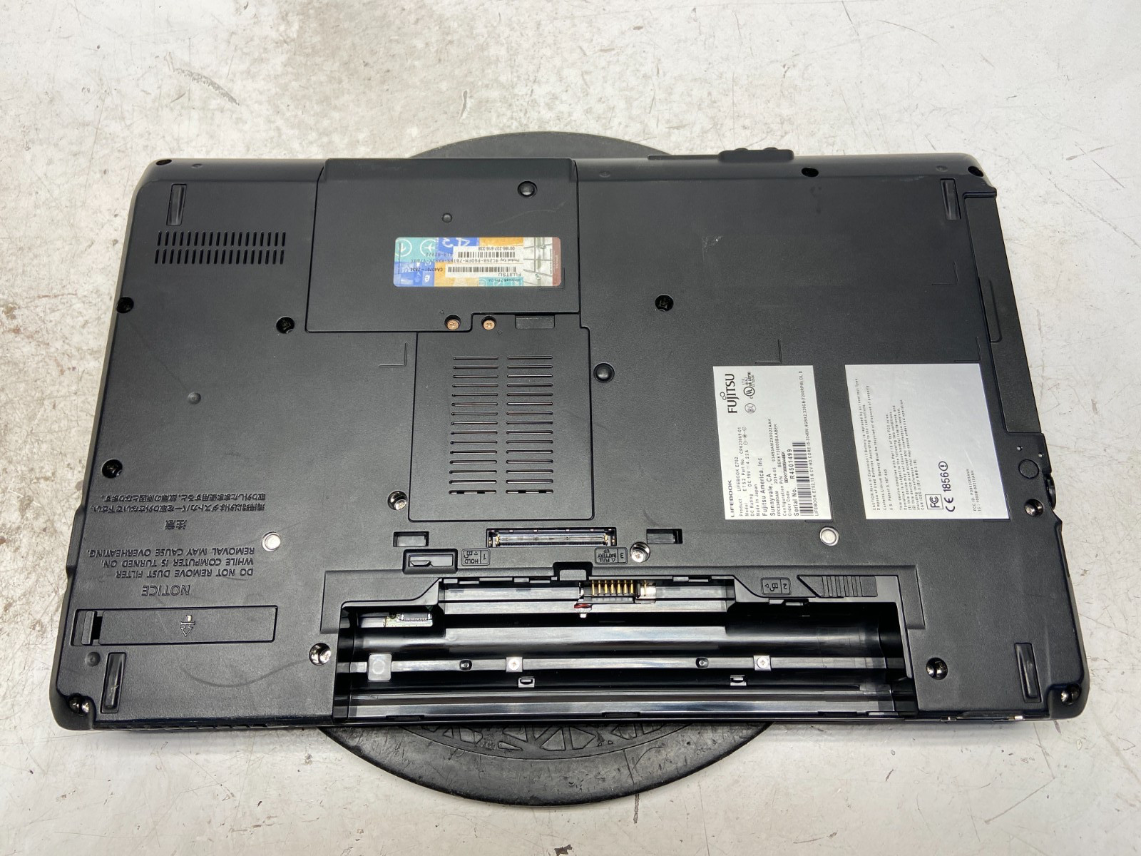 Fujitsu LifeBook E752 Intel i5-3340M 2.7GHz 4 GB NO HDD