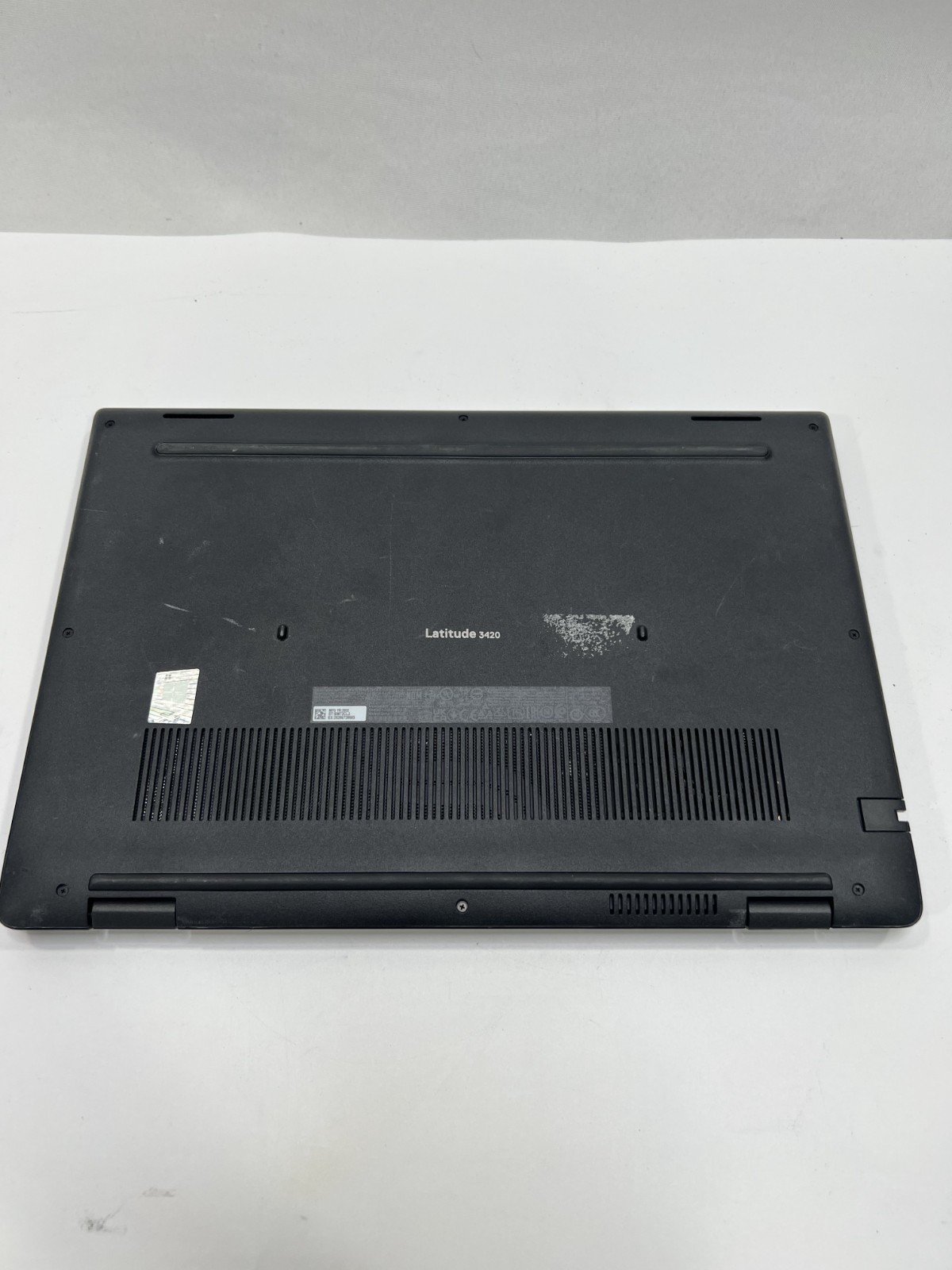 Dell Latitude 3420 Core i5-1135G7 2.40 GHz 8 GB 256 GB NVMe NO OS