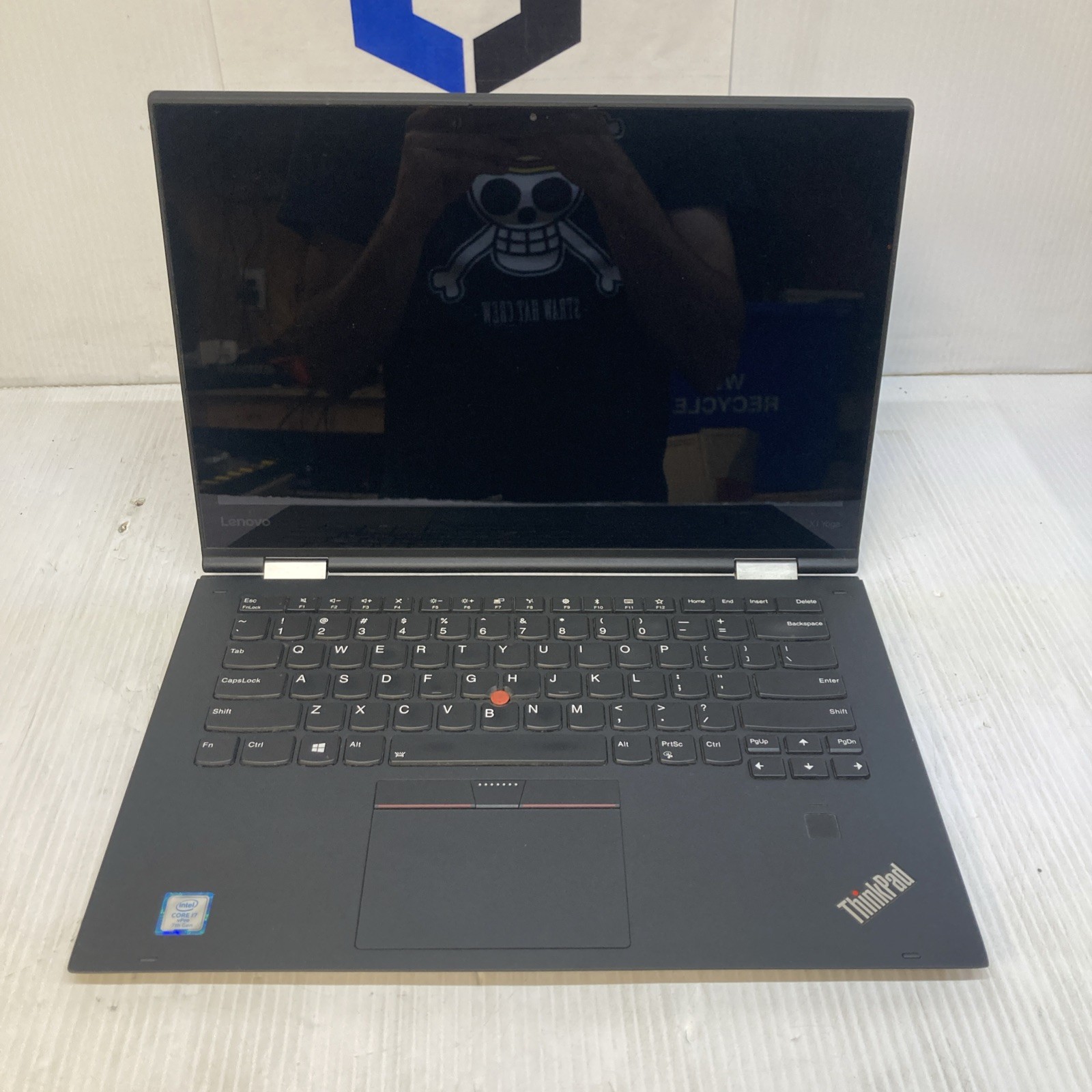 Lenovo ThinkPad X1 Yoga i7-7600U 2.80GHz 16GB no HDD Boot to BIOS no batt crack