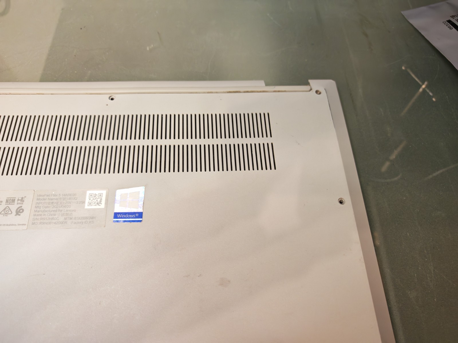 LENOVO FLEX 5 5-14ARE05 5-14IIL05 5-14IT BOTTOM CASE SCB0R75361