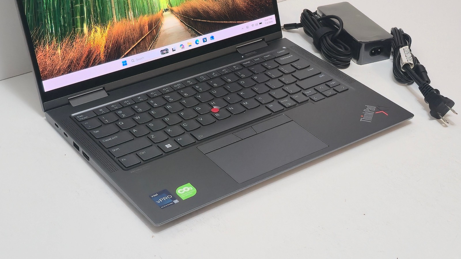 Lenovo ThinkPad X1 Yoga Gen 7 (i7-1270P7 CPU, 32 GB RAM 1 TB SSD) 14″ 4K Touch