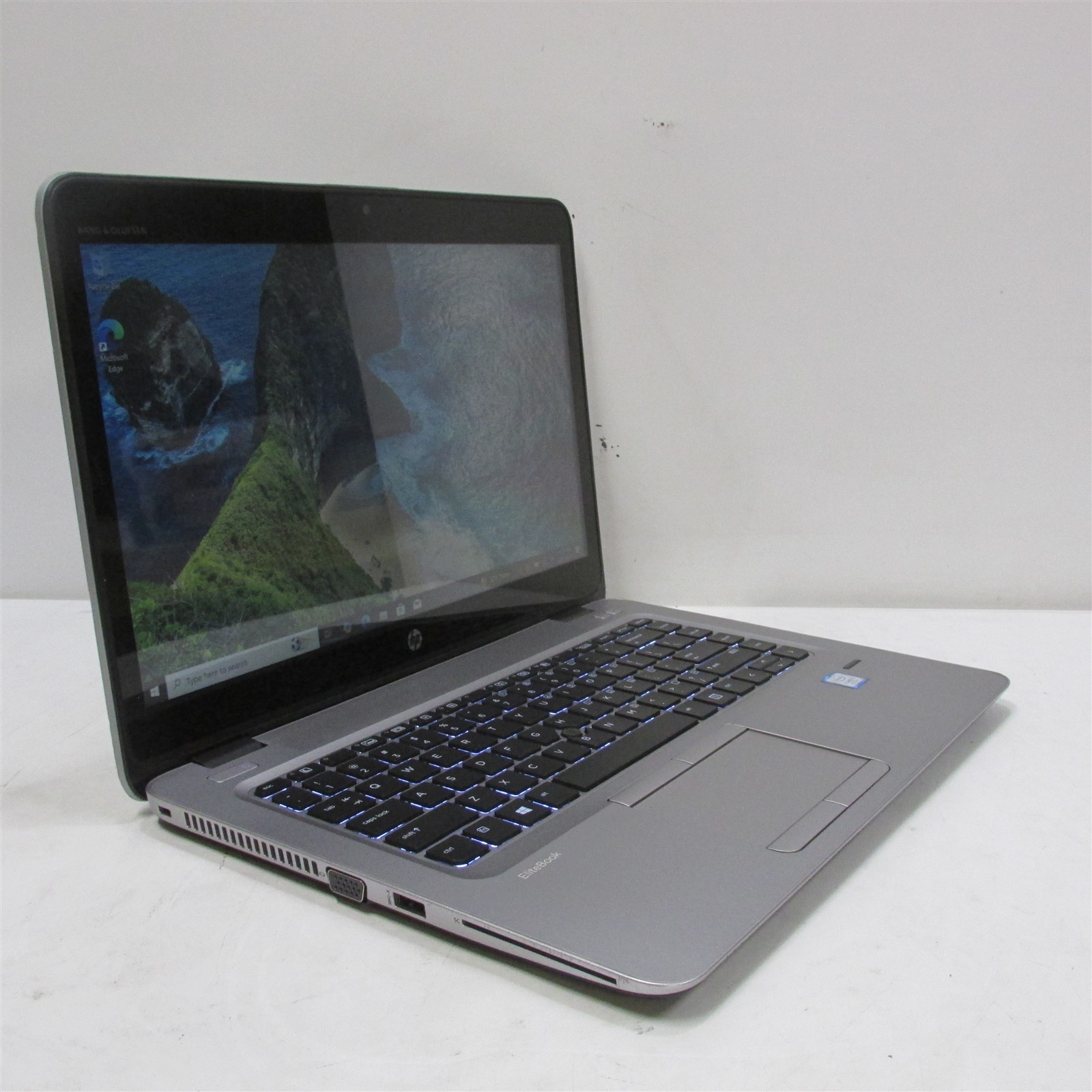 HP Elitebook 840 G4 i5-7200U 2.5GHz 8GB RAM 512GB m.2 14″ Win 10 Pro Touch DMG
