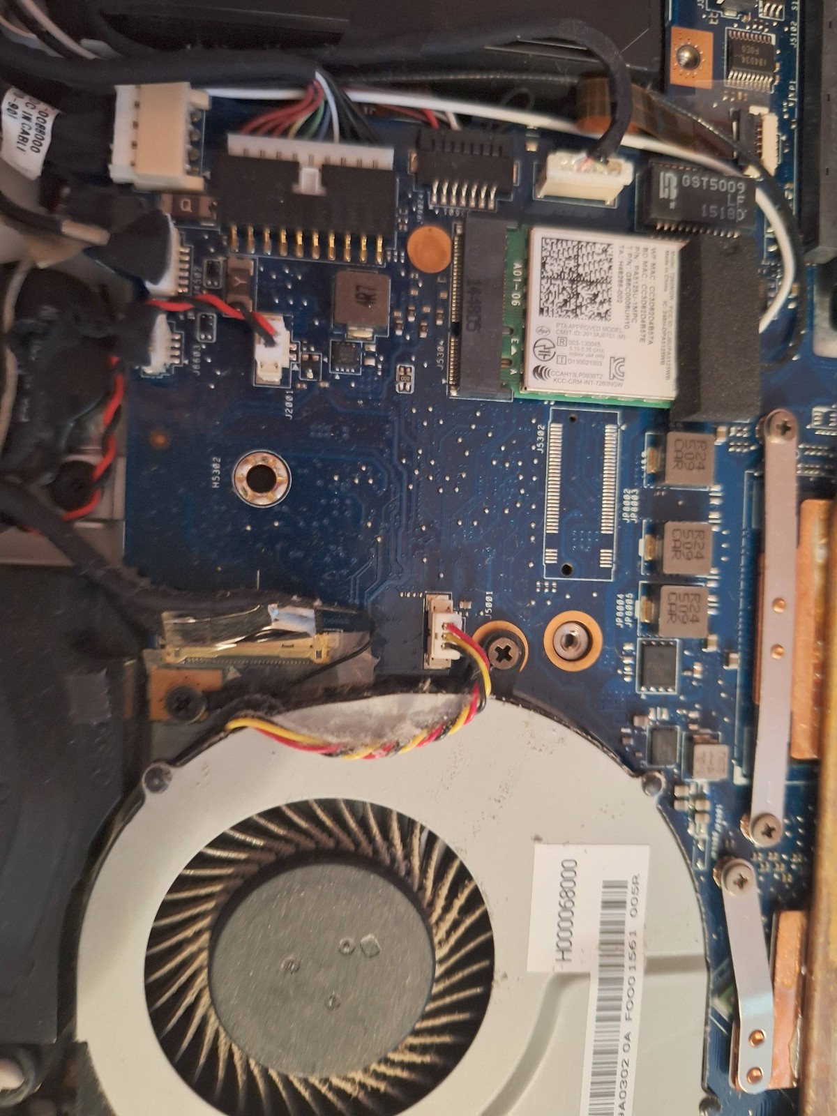 TOSHIBA SATELLITE P50T-B DOES NOT BOOT UP. PARTS ONLY. NO DRIVE OR BATTERY INC
