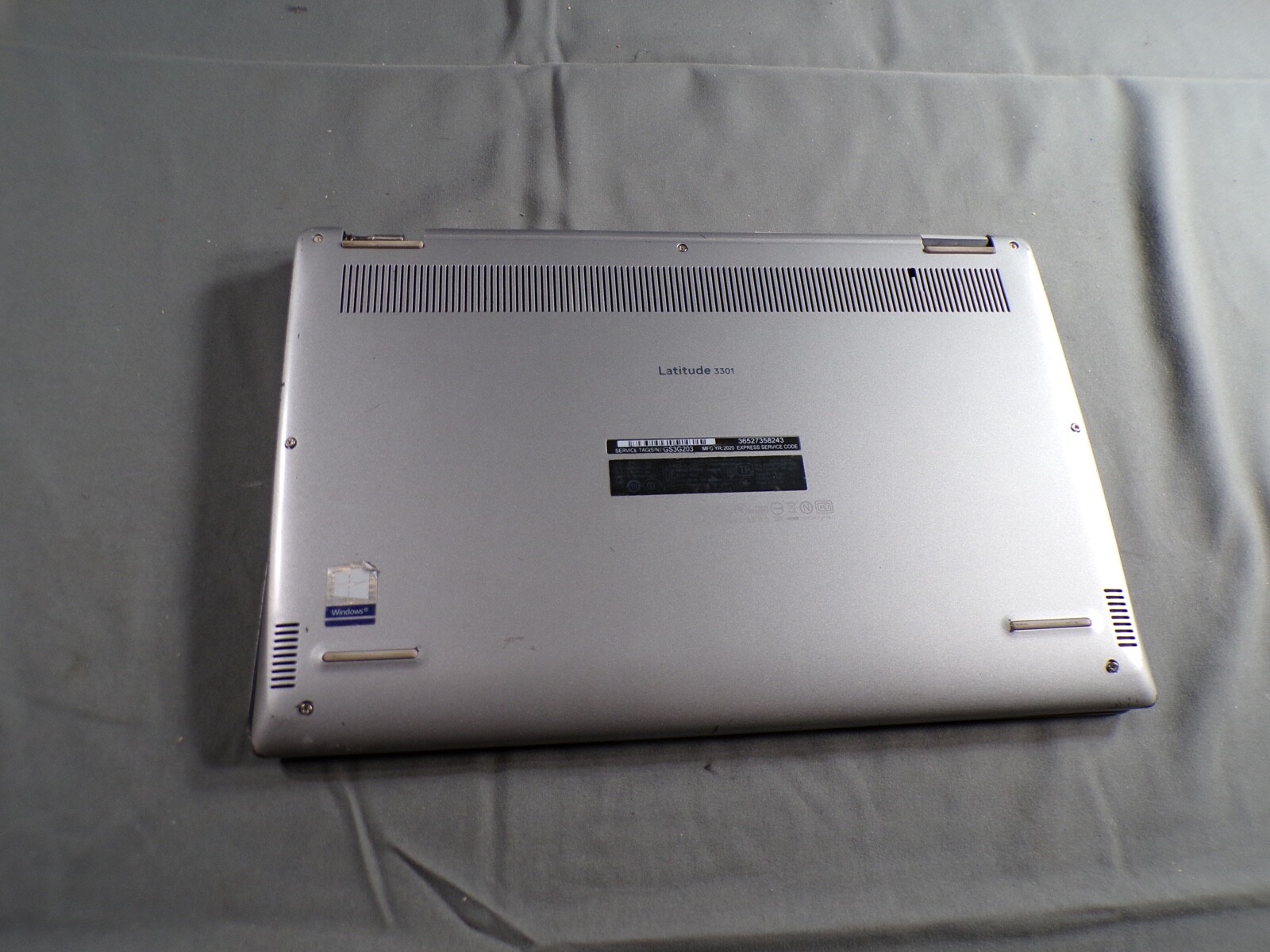 DELL LATITUDE 3301 INTEL CORE I7-8565U 8GB RAM **POWER ON
