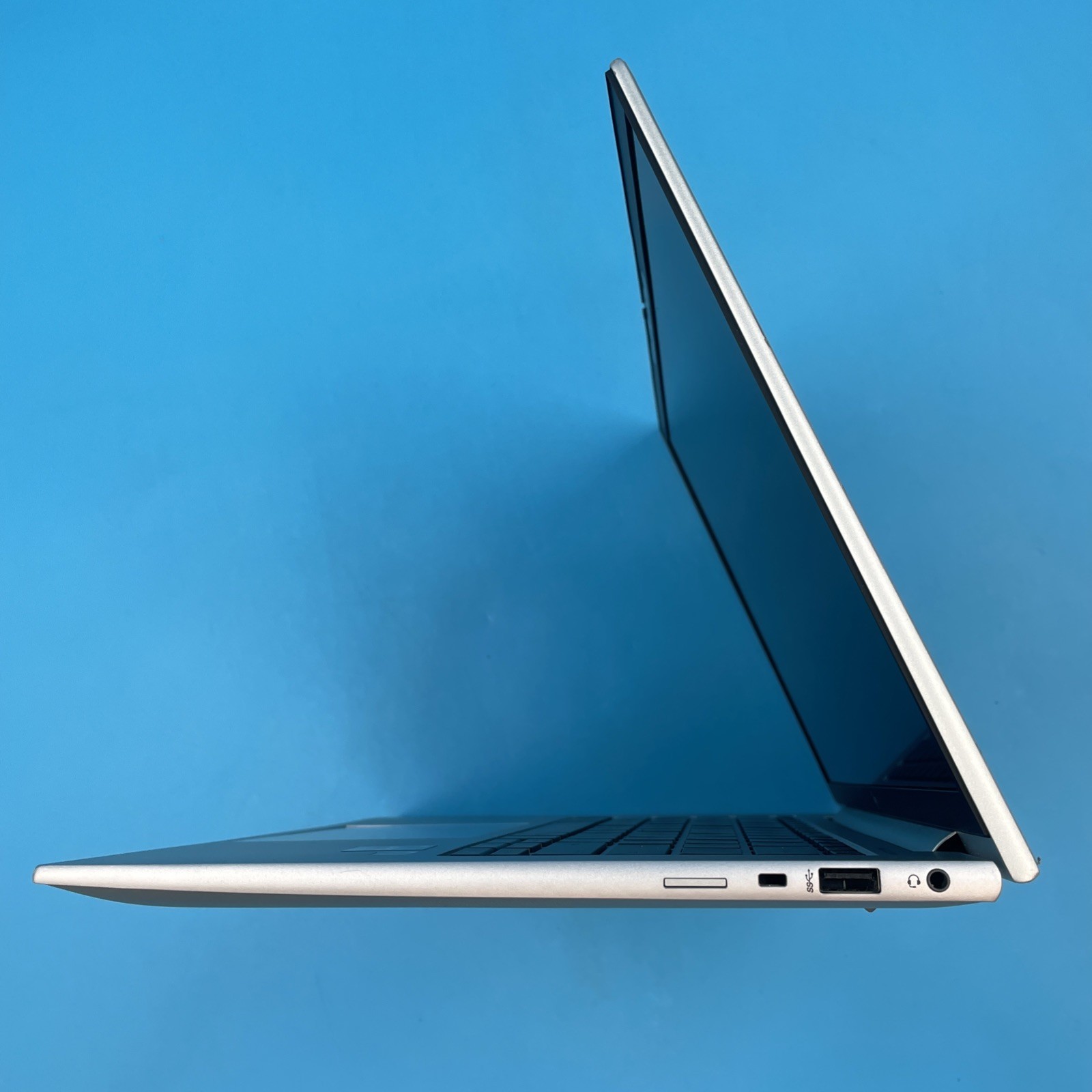 HP EliteBook 840 G10 | i5-1345U | 16GB RAM | 256GB SSD | WIN 11 PRO | 76% BATT
