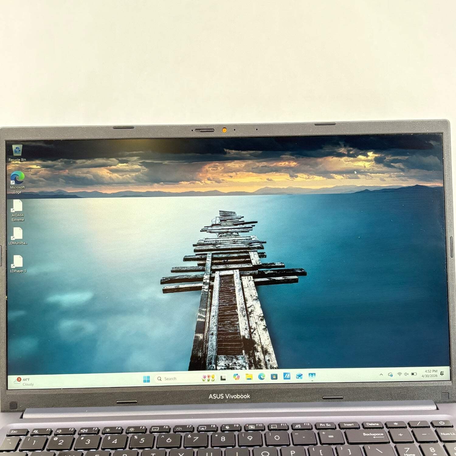 Asus Vivobook 15 F1502Z 15.6″ i3-1220P 1.5GHz 8GB RAM 256GB SSD