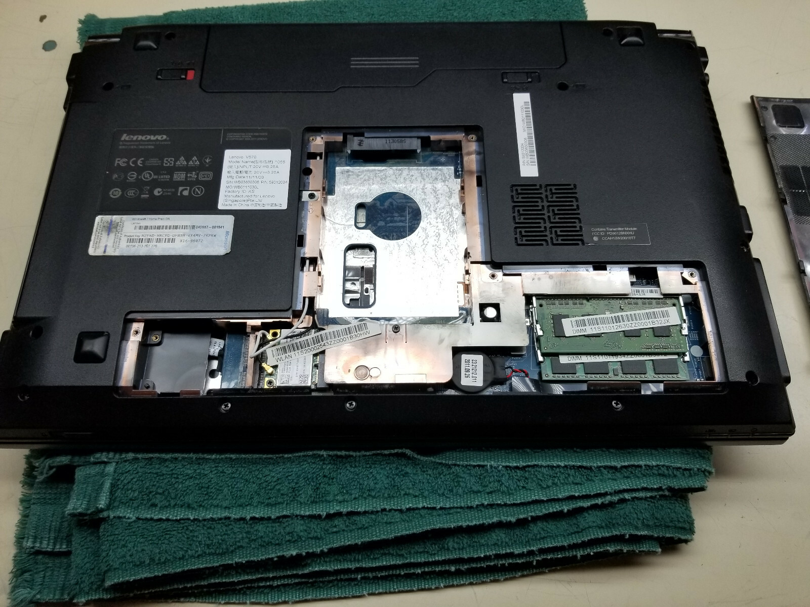 918 LENOVO V570 i5-2430M 2.40GHz 6GBRAM DDR3 NO HDD READ hp dell xp windows