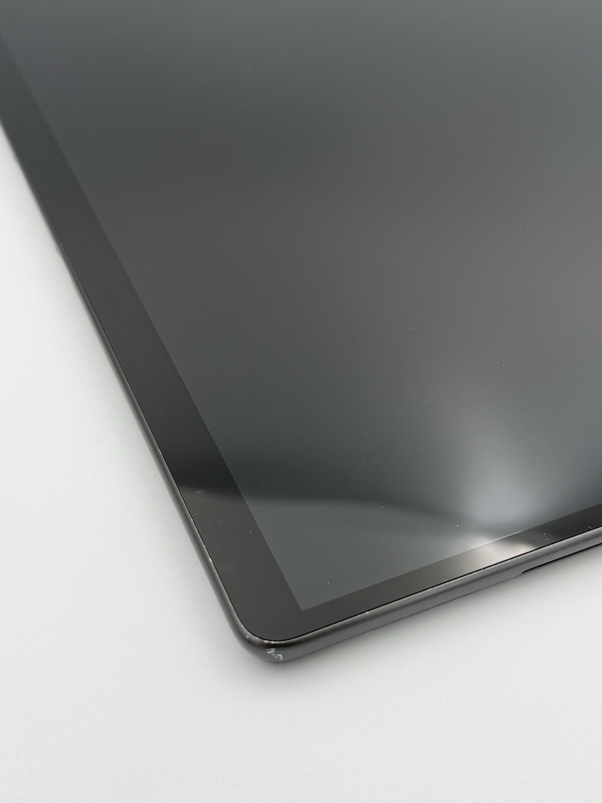 Microsoft Surface Pro 8 13” – i5 11th Gen | 8GB RAM | 256GB SSD (READ DESC) 39C