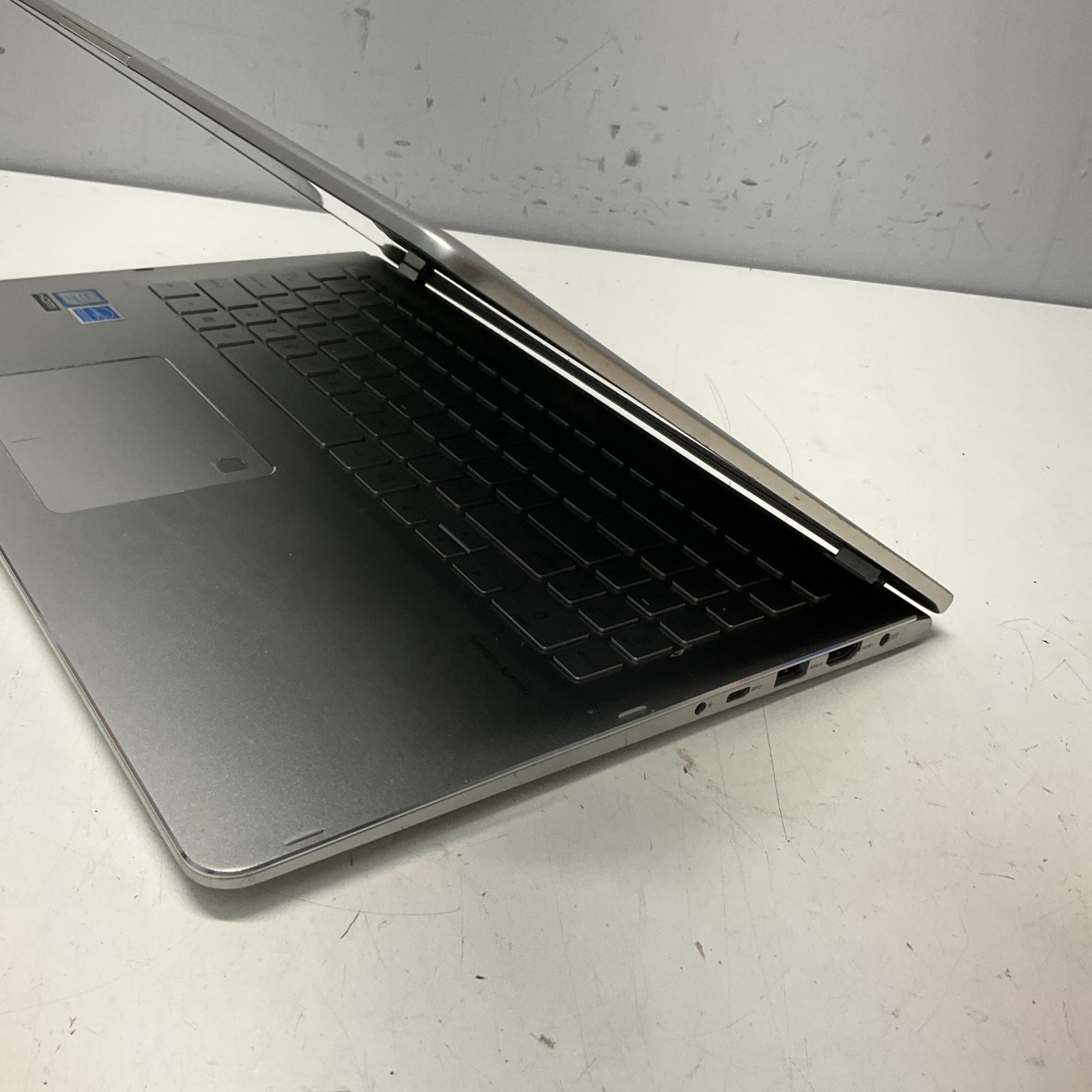 ASUS Q505UAR | INTEL CORE I5-8250U @ 1.60 GHz 1TB HDD 12GB Windows 11 Pro Laptop