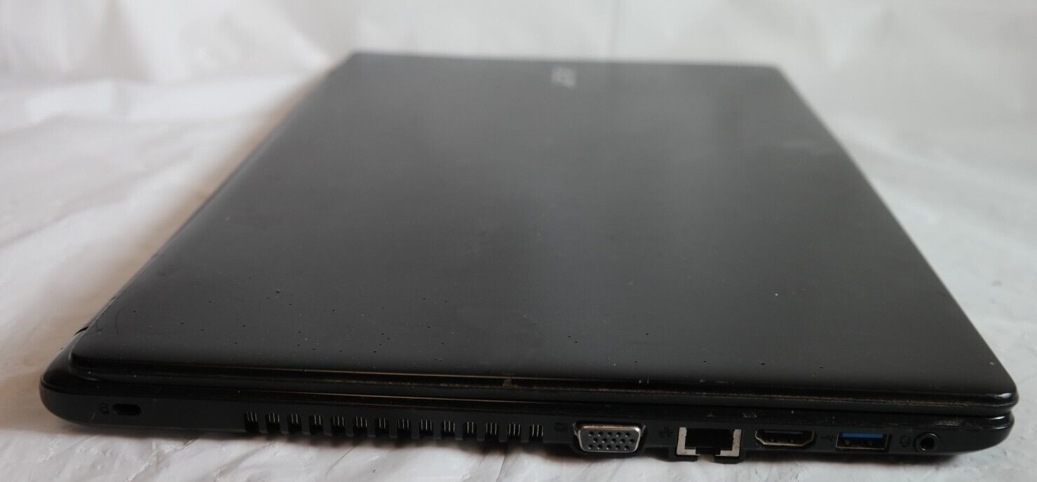 Acer Aspire Notebook E15 4GB RAM 1TB HDD AMD E2 no power, broke mouse pad-parts