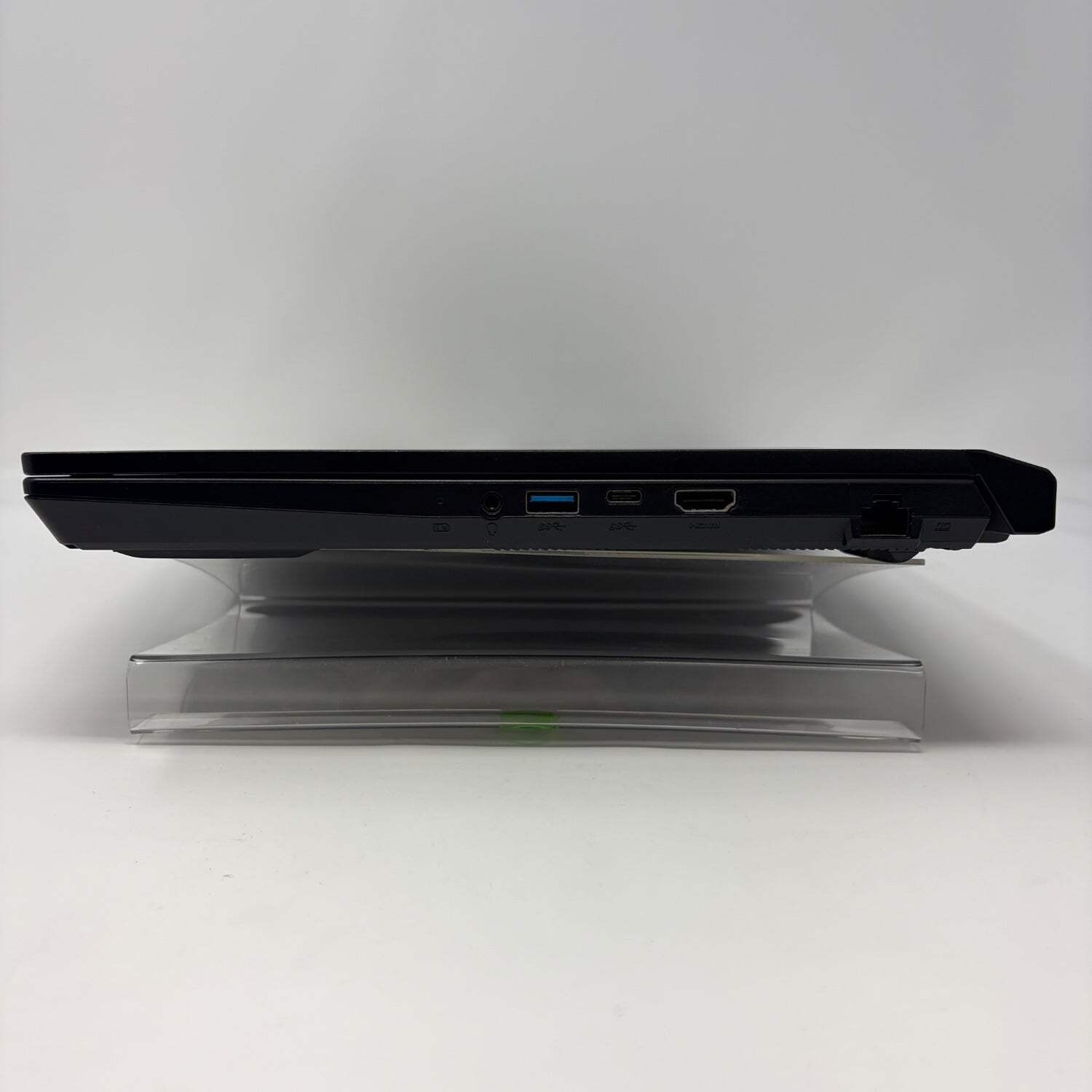 MSI Alpha 15 B5EEK 15.6″ AMD Ryzen 7 5800H 3.2GHz 32GB RAM 1 TB SSD
