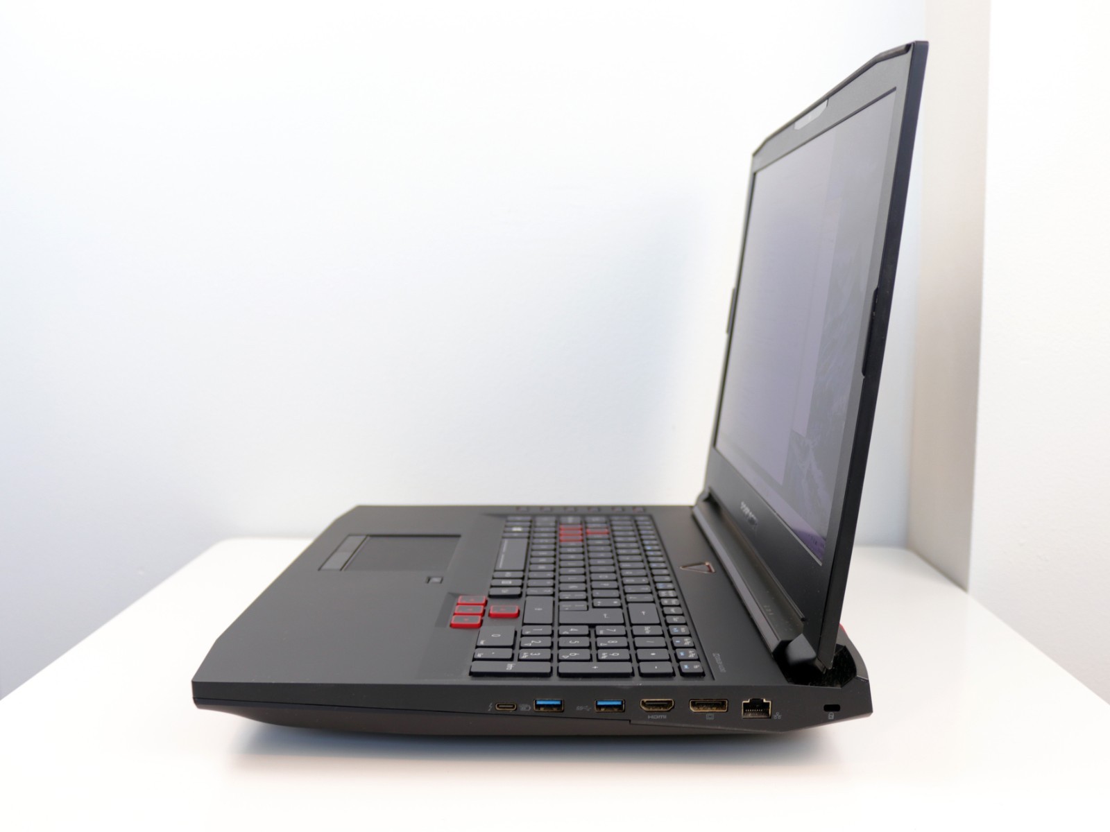 Acer Predator 17.3 G9-793 i7-7700HQ NVIDIA GTX 1070 16GB RAM 1TB SSD + 1TB HDD