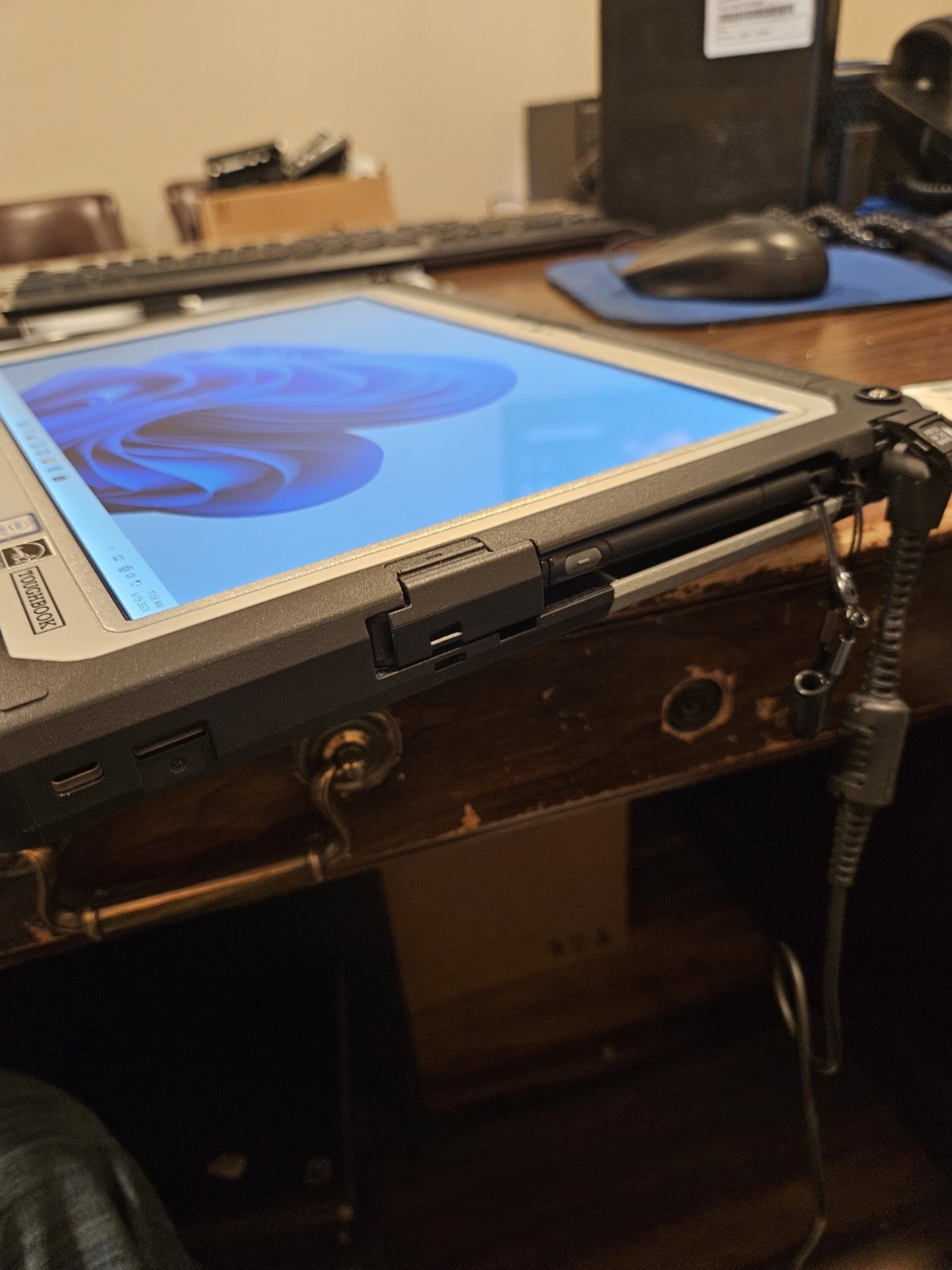 PANASONIC TOUGHBOOK CF-33 I5 6300, RAM 8GB, STORAGE 256 GB, WINDOWS 11