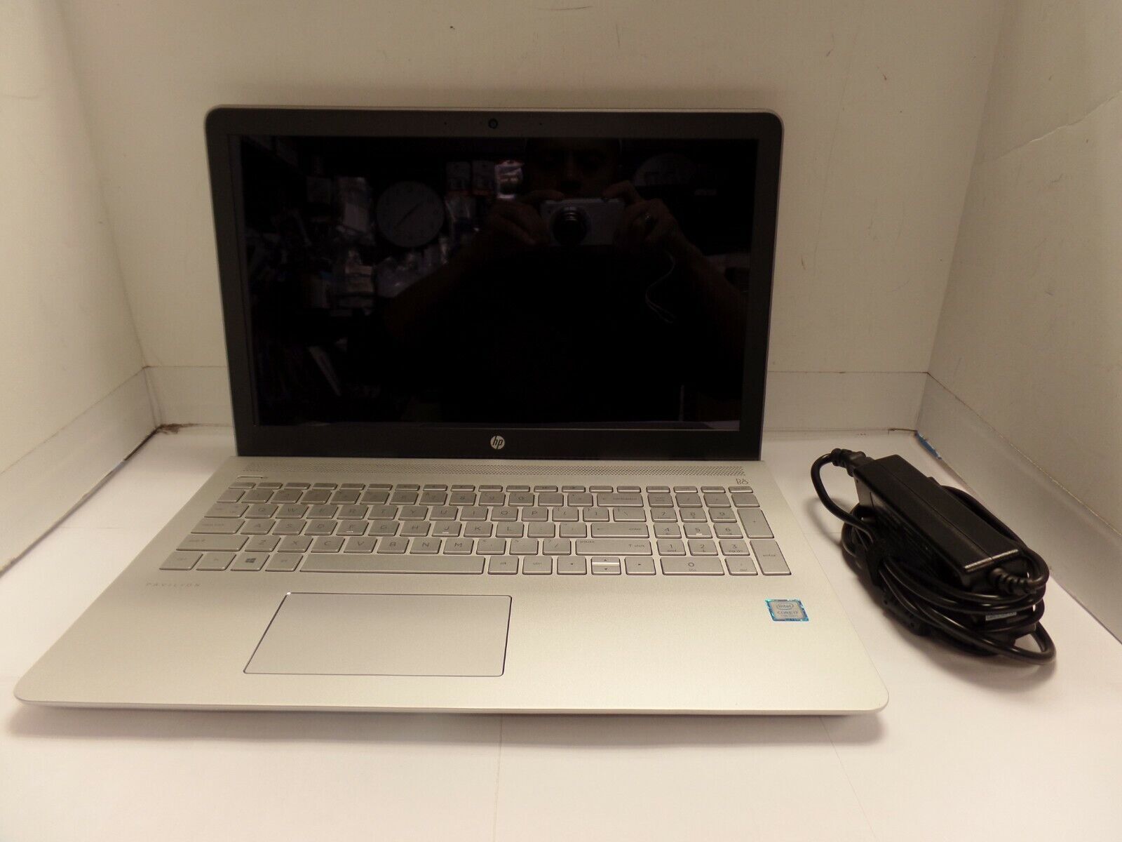 HP Pavilion 15.6? 15-CC020nr Touch FHD 1920×1080 2.7GHz i7-7500U 12GB 1TB SSD