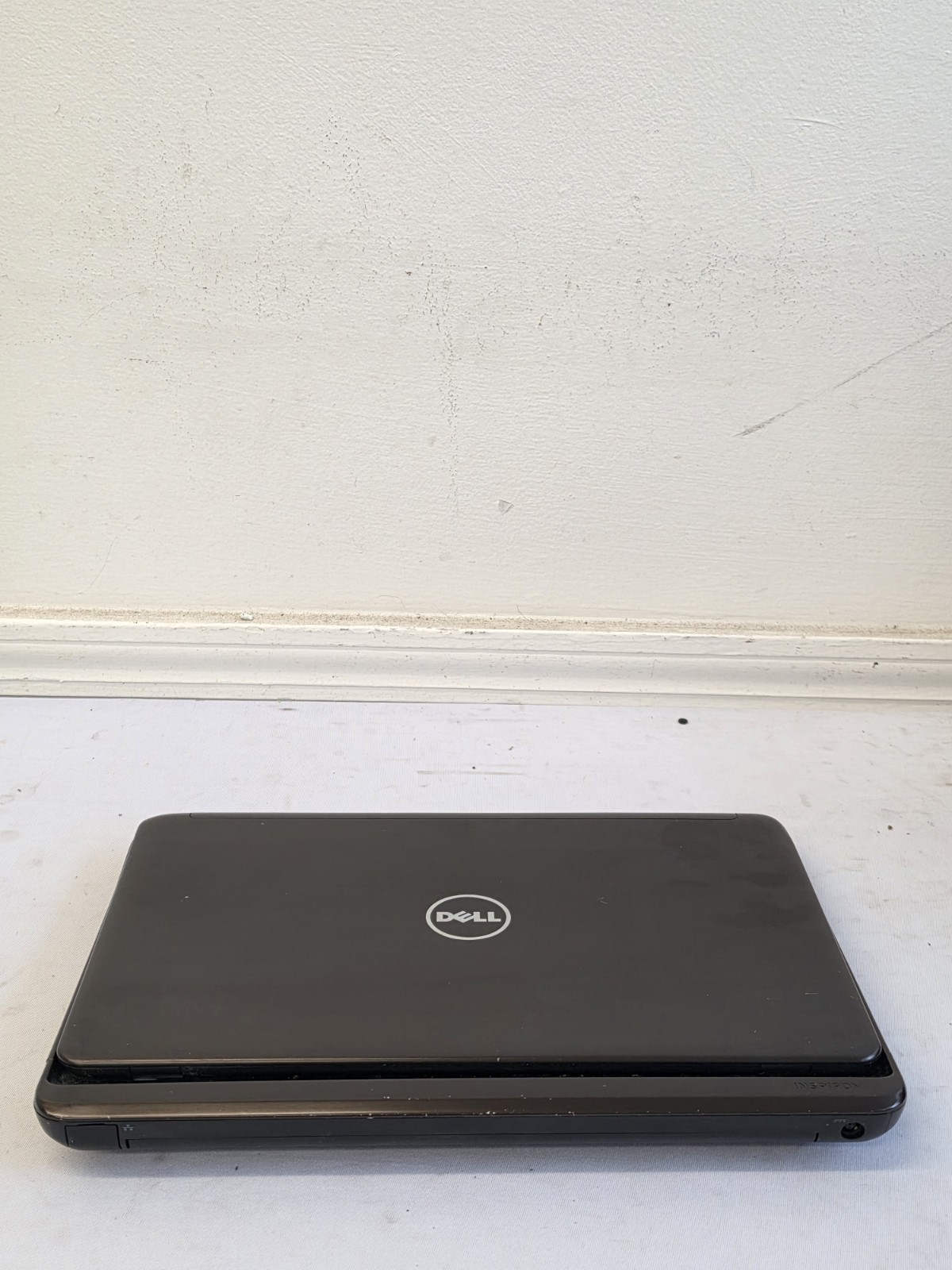 Dell Inspiron N411Z Laptop – Intel i5-2430m – 6GB RAM 640GB HDD BAD BATT – READ