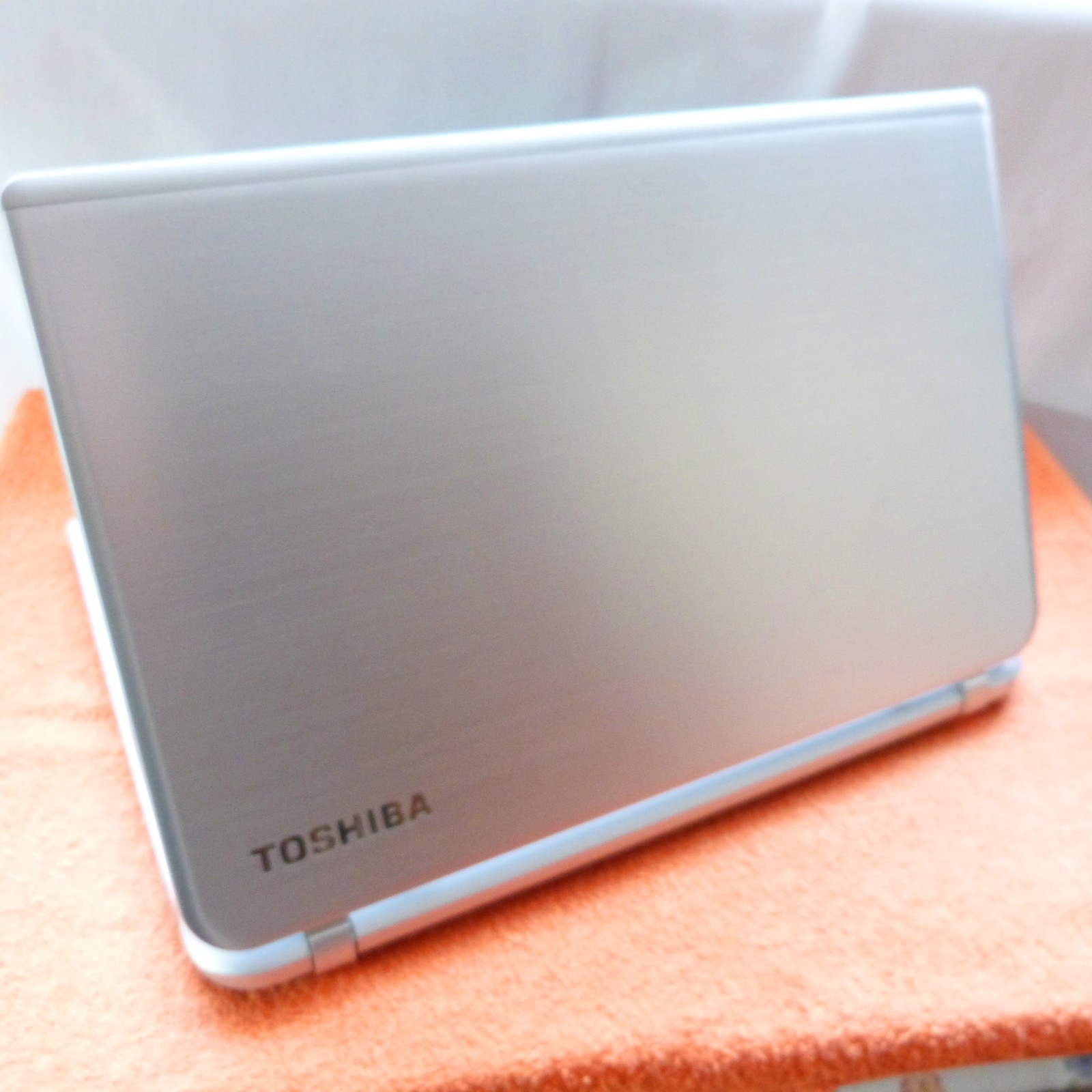 TOSHIBA S50 15″ ULTRABOOK HARMAN KARDON l Windows 10 HDMI AMD A10 QUAD CORE