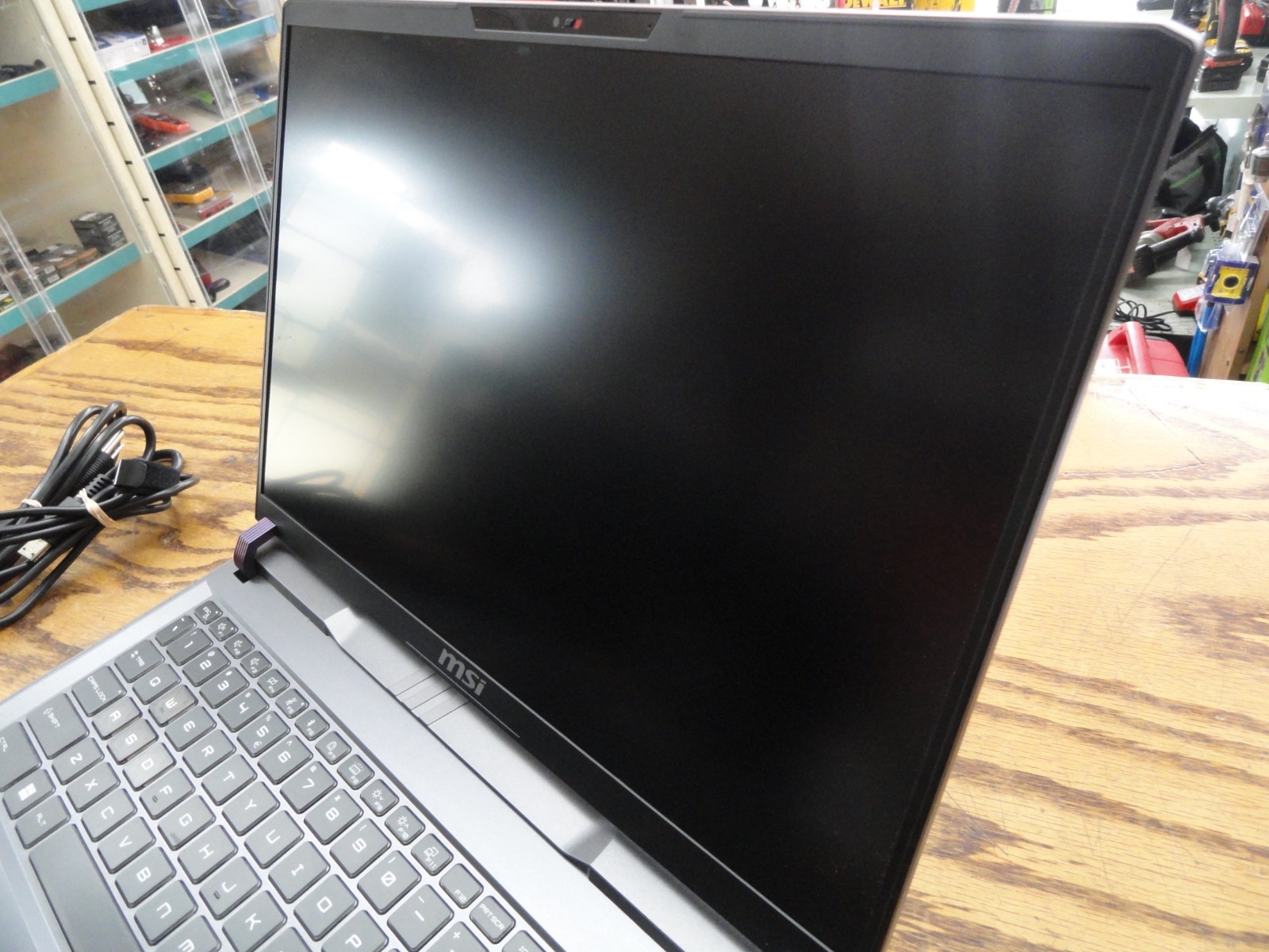 MSI VECTOR 16 HX AI A2XW / Core Ultra 9 / 32GB RAM / 1TB SSD – PRISTINE!