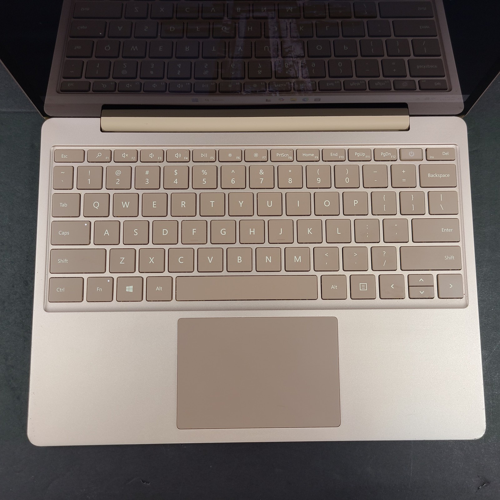 Surface Laptop Go 1943 – 12.4″ – i5-1035G1 CPU @ 1.00 GHz – 128GB SSD – 8GB RAM