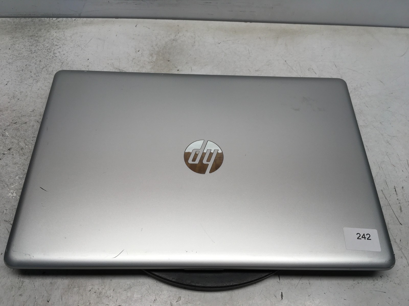 HP 17-CA1 AMD Ryzen 3 3200U 2600MHz 8 GB NO HDD