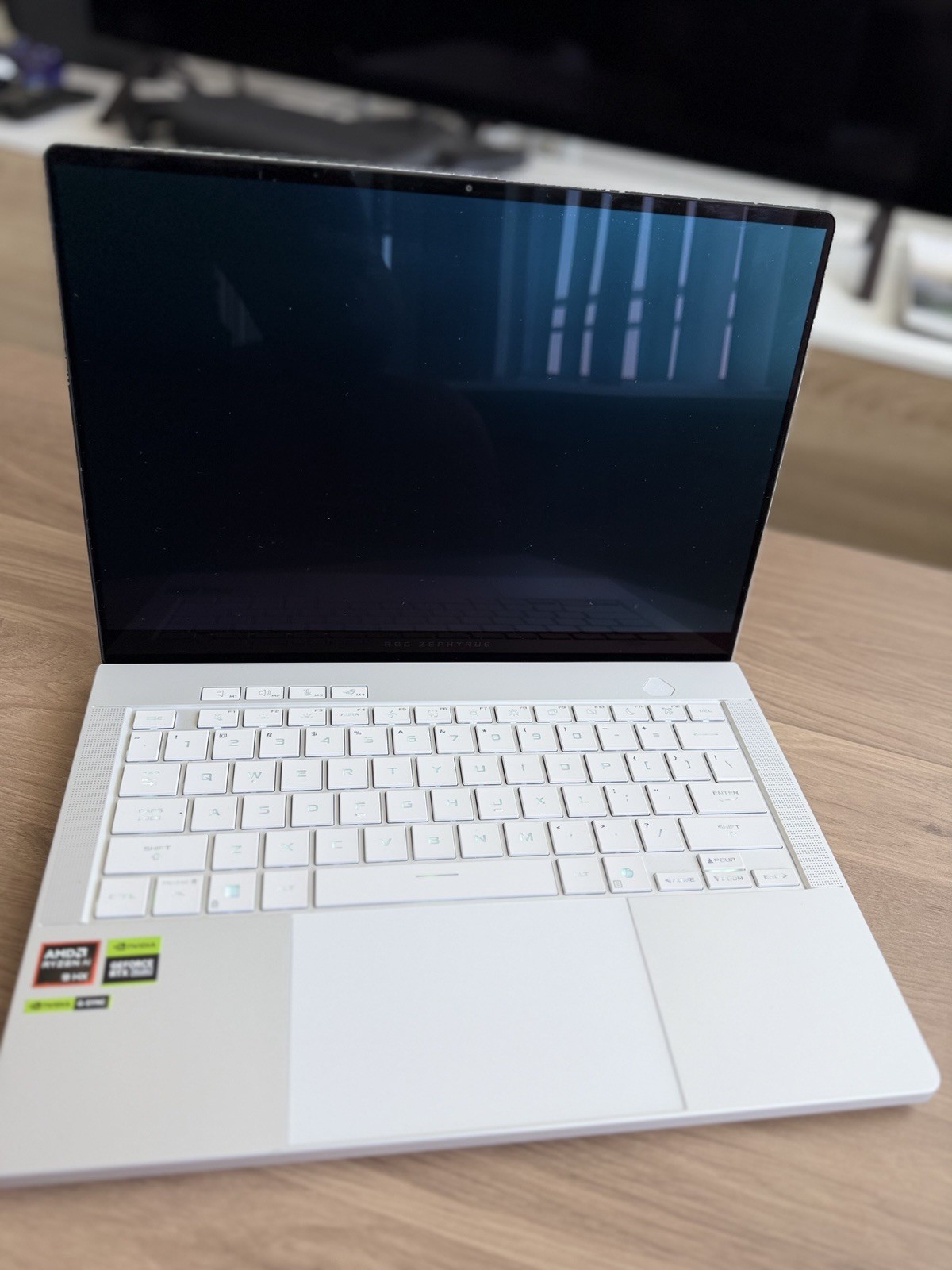 ASUS ROG Zephyrus G14 Ryzen AI 9 HX 370 32GB 4TB SSD RTX 5070 Ti