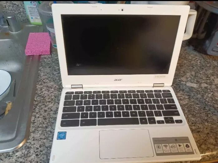 Acer Chromebook CB5-571-C09S 15.6in. (32GB, Intel Celeron Dual-Core, 1.5GHz,…