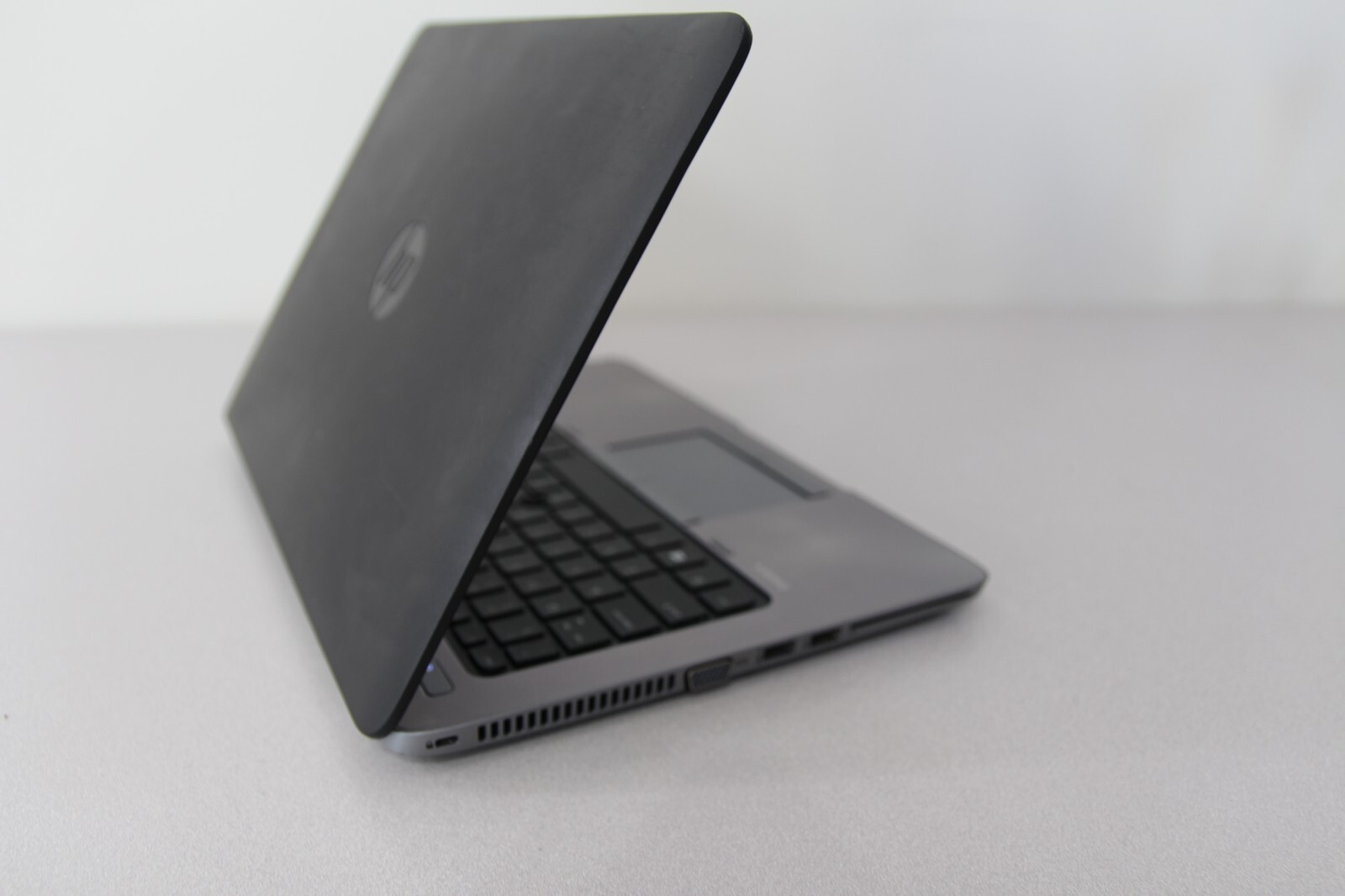 HP EliteBook 840 G1 14″ Intel Core i7-4600U 2.70GHz 8GB RAM 180GB SSD Win10pro