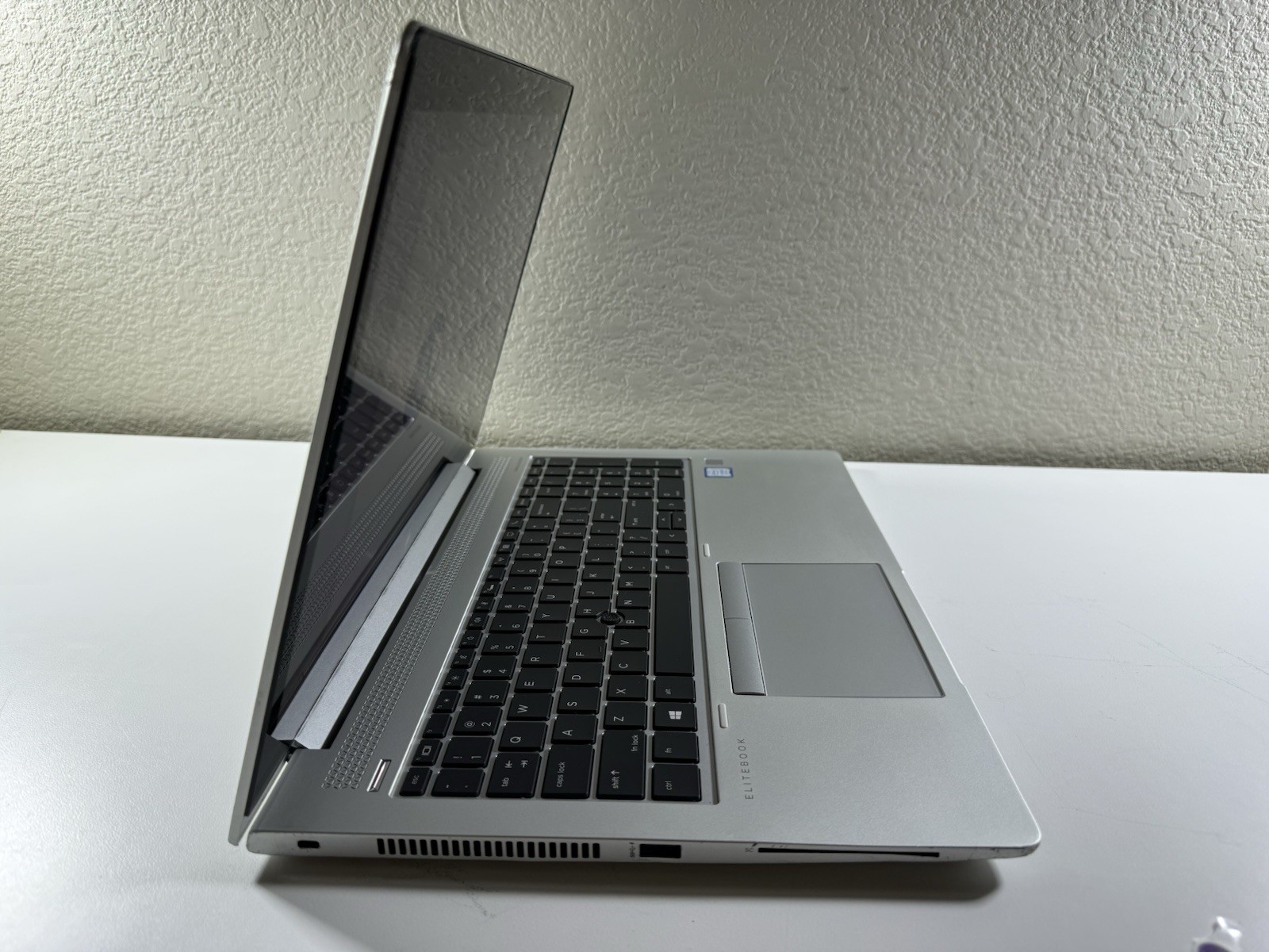 HP EliteBook 850 G5 15.6″ i5-8250U 256GB SSD 4GB DDR4 Silver Laptop Touch Read