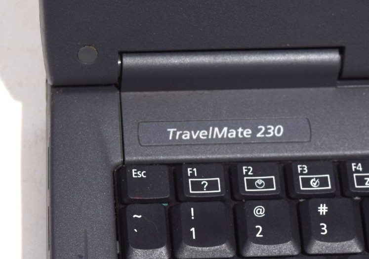 Acer TravelMate 230 Laptop 2003 2.0GHz 1GB RAM/60GB HDD/DVD/Floppy/XP SP3