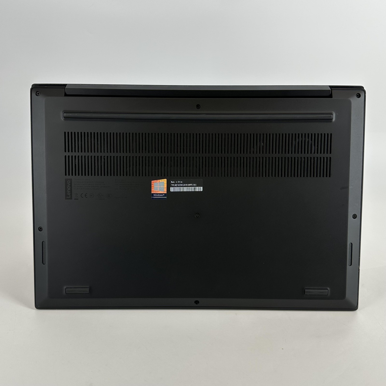 Lenovo ThinkPad P1 Gen 2 15.6 FHD i9-9880H 2.30GHz 16GB 512GB SSD Quadro T2000