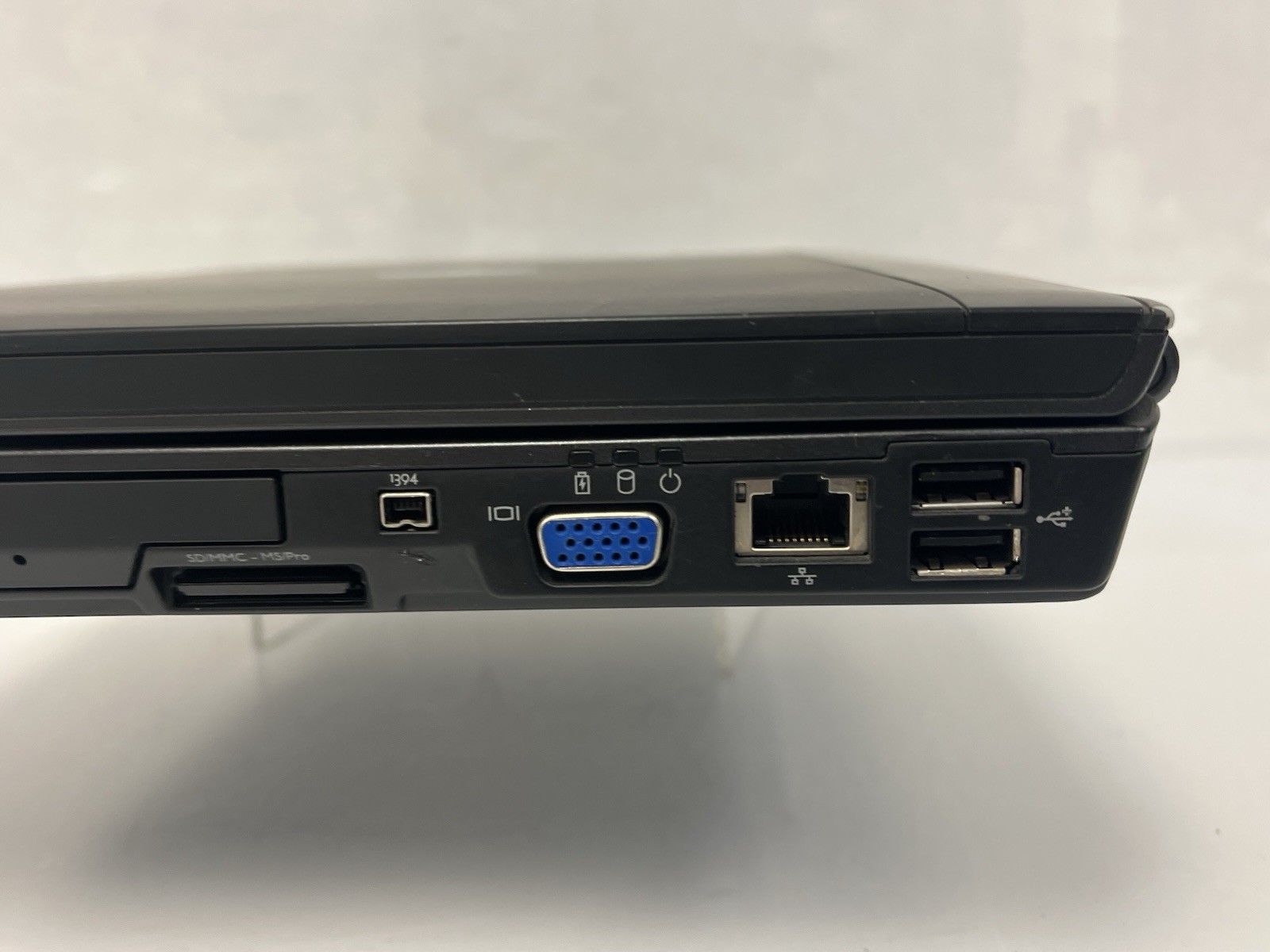 Dell Vostro 1500 15.4″ Glossy Laptop C2D 1.4GHz 2GB NO HDD NO OS